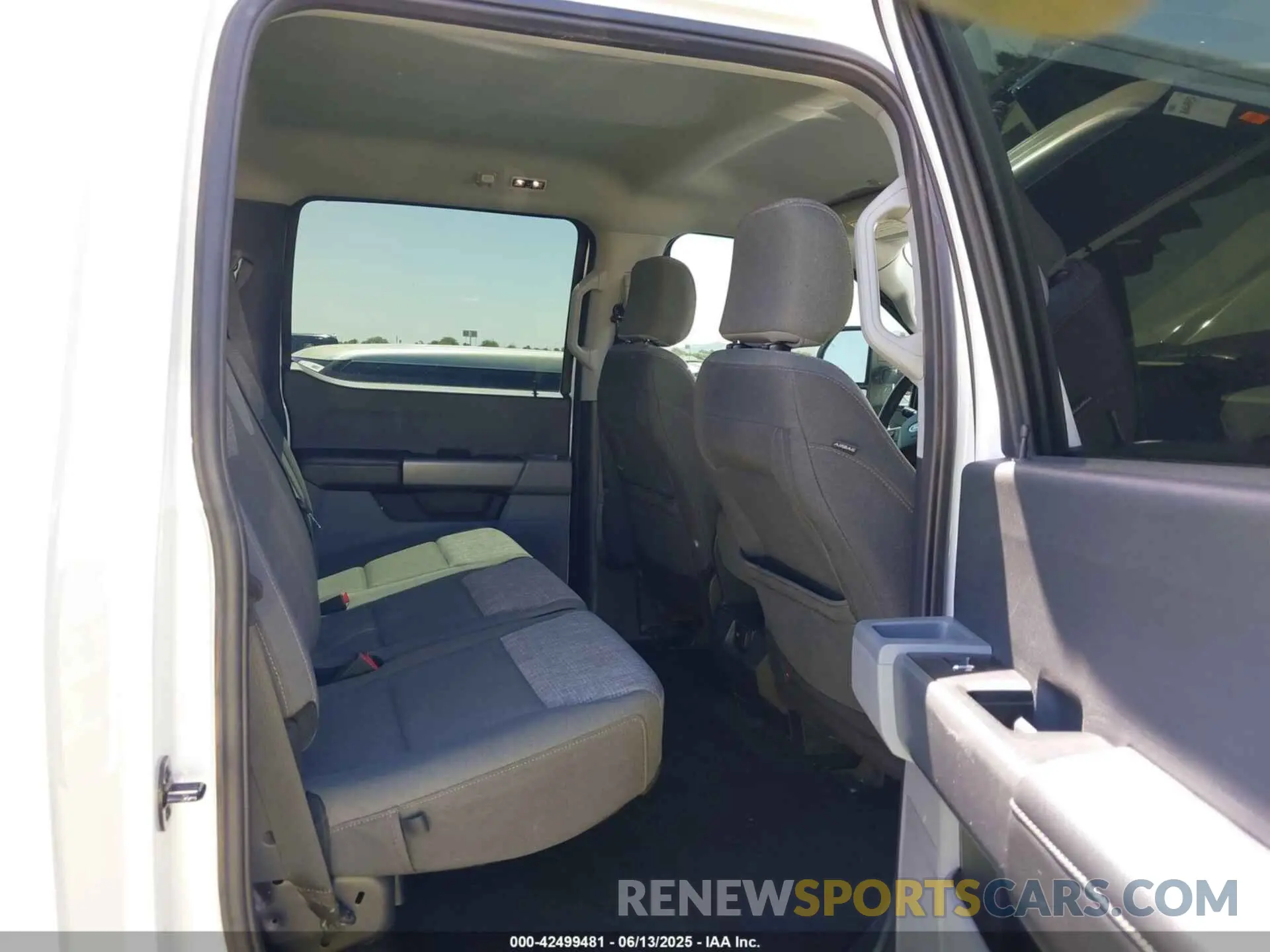8 Photograph of a damaged car 1FT7W2BT2PEE13065 FORD F-250 2023