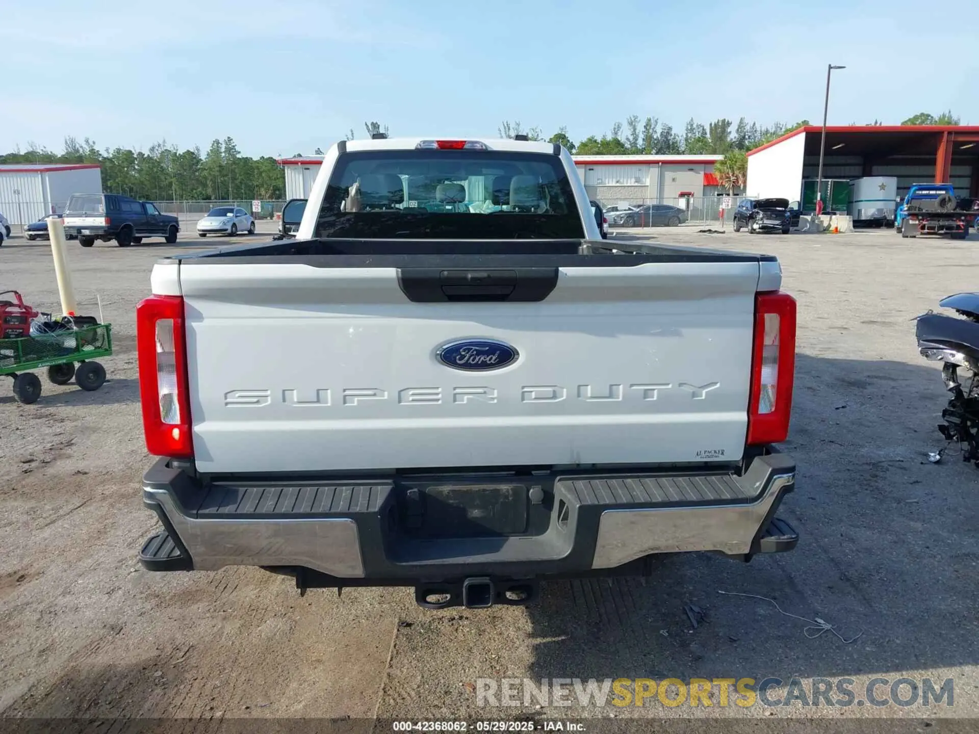 16 Photograph of a damaged car 1FT7X2AA4PED77473 FORD F-250 2023