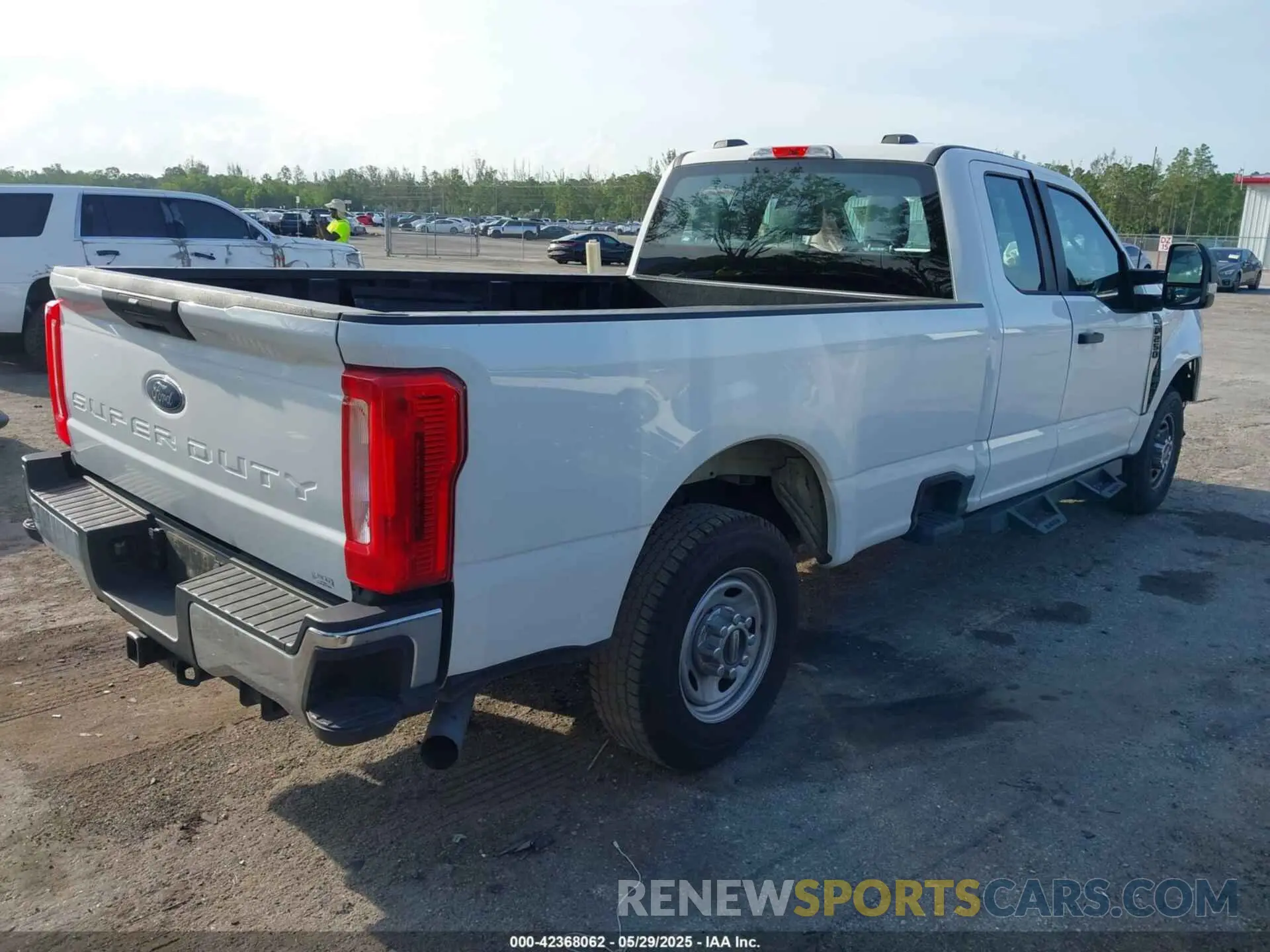 4 Photograph of a damaged car 1FT7X2AA4PED77473 FORD F-250 2023