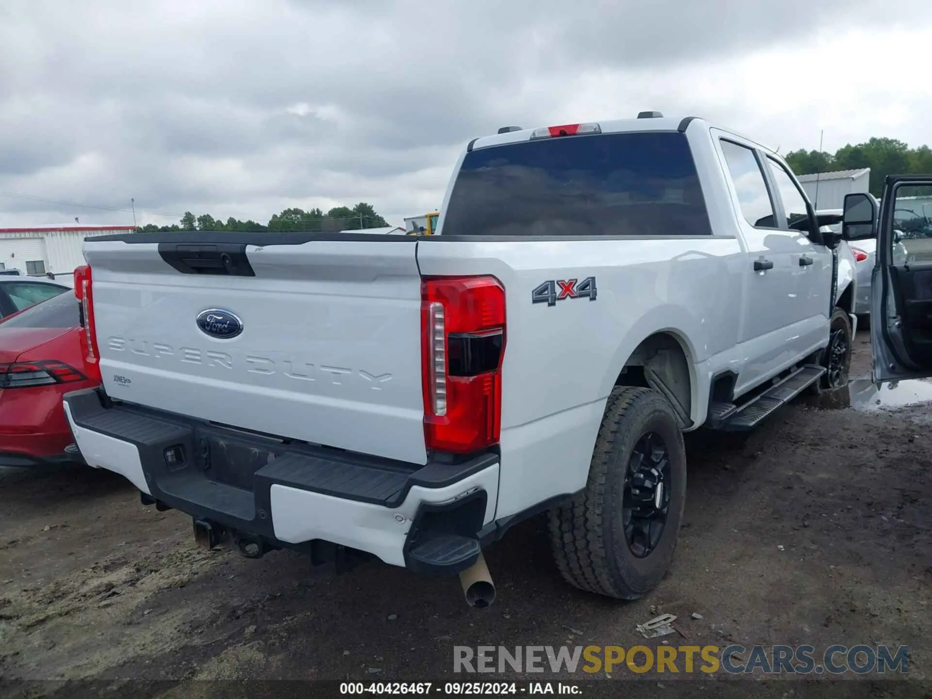 4 Photograph of a damaged car 1FT8W2BA5PED14193 FORD F-250 2023
