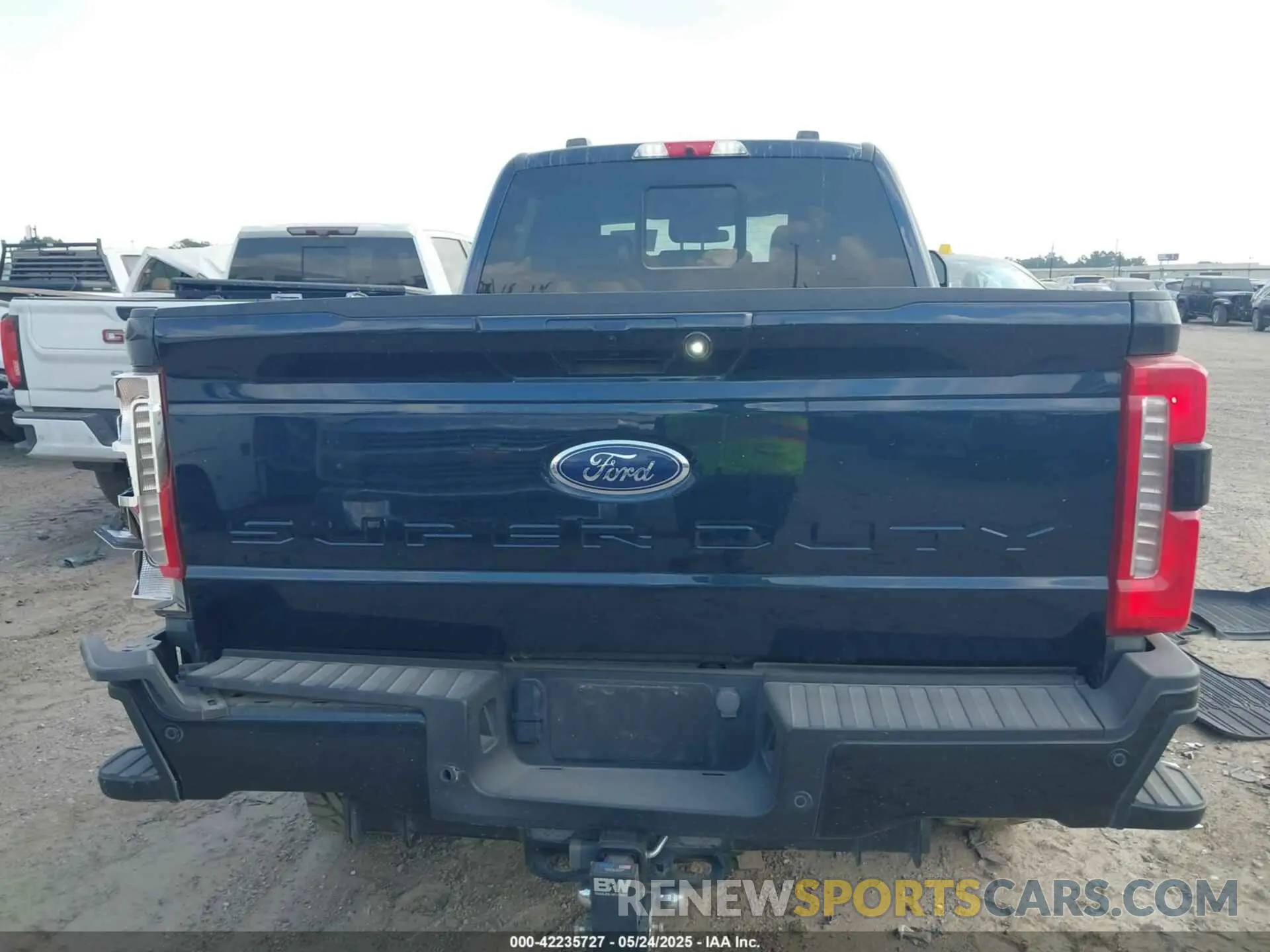 15 Photograph of a damaged car 1FT8W2BM9PEE10077 FORD F-250 2023