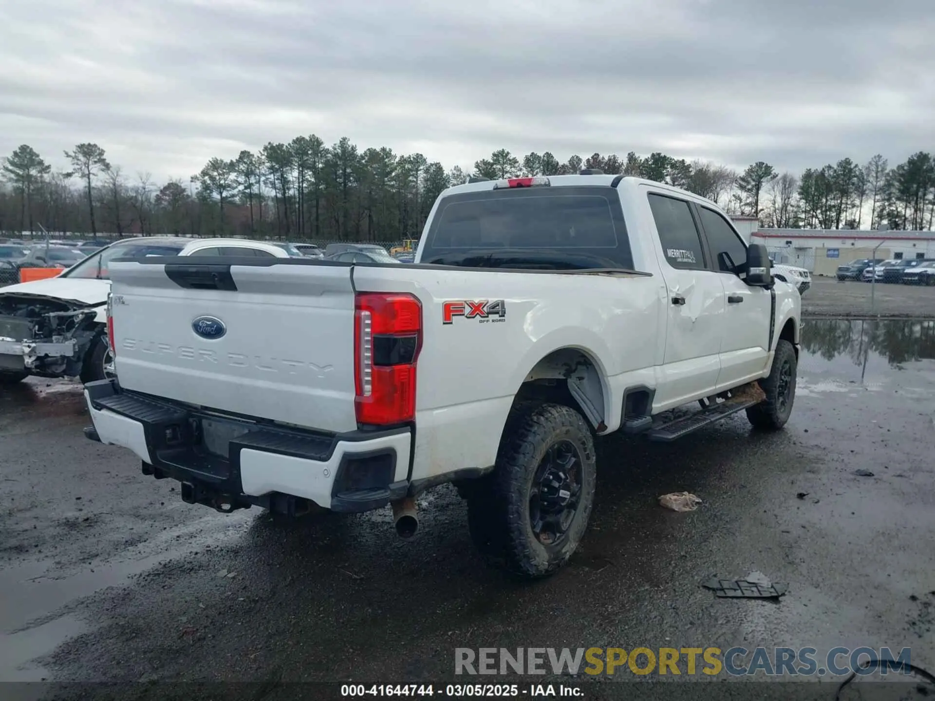 4 Photograph of a damaged car 1FT8W2BNXPEC96356 FORD F-250 2023