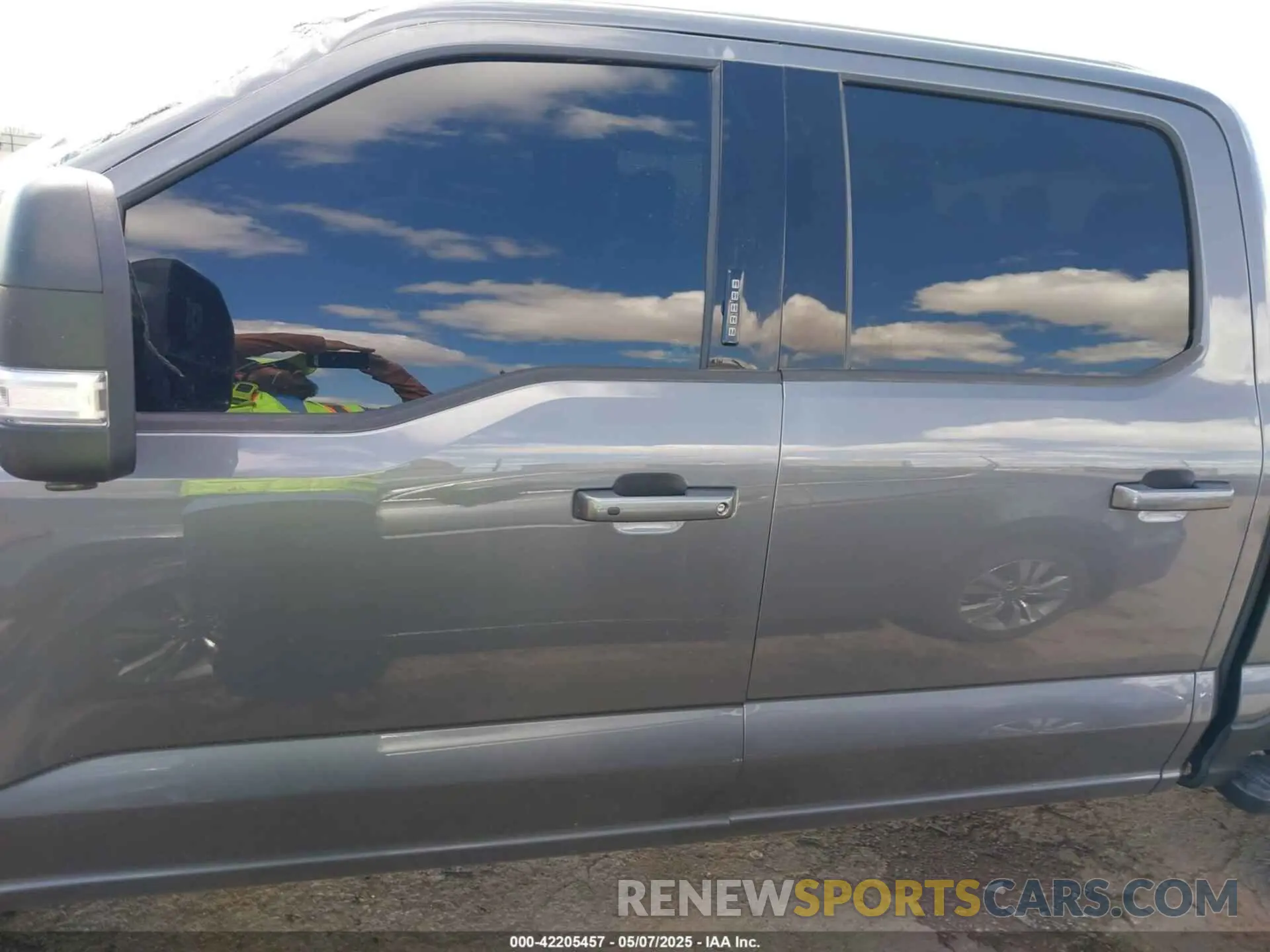 14 Photograph of a damaged car 1FT8W2BNXPED35835 FORD F-250 2023