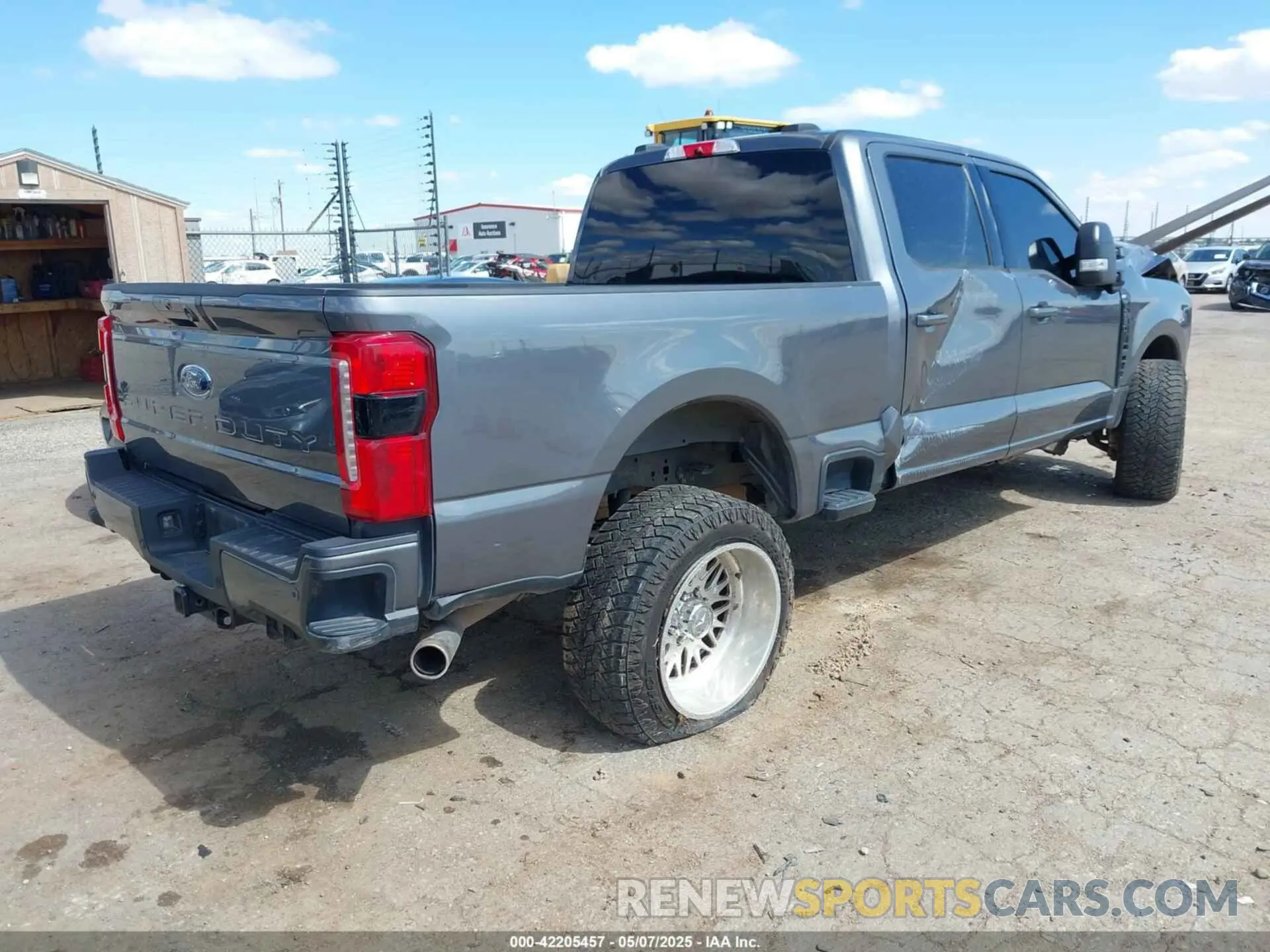 4 Photograph of a damaged car 1FT8W2BNXPED35835 FORD F-250 2023