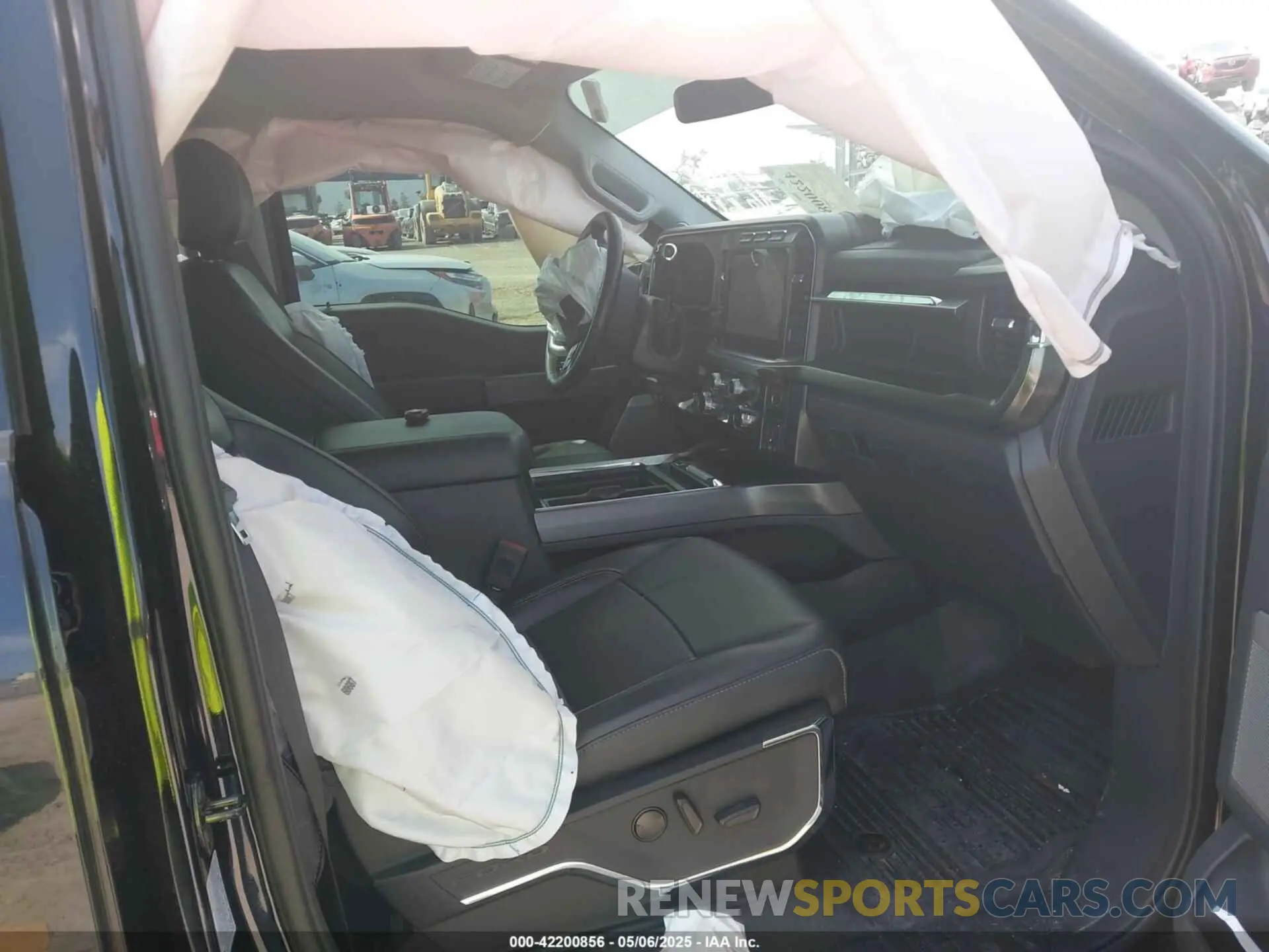 5 Photograph of a damaged car 1FT8W2BT0PED81334 FORD F-250 2023