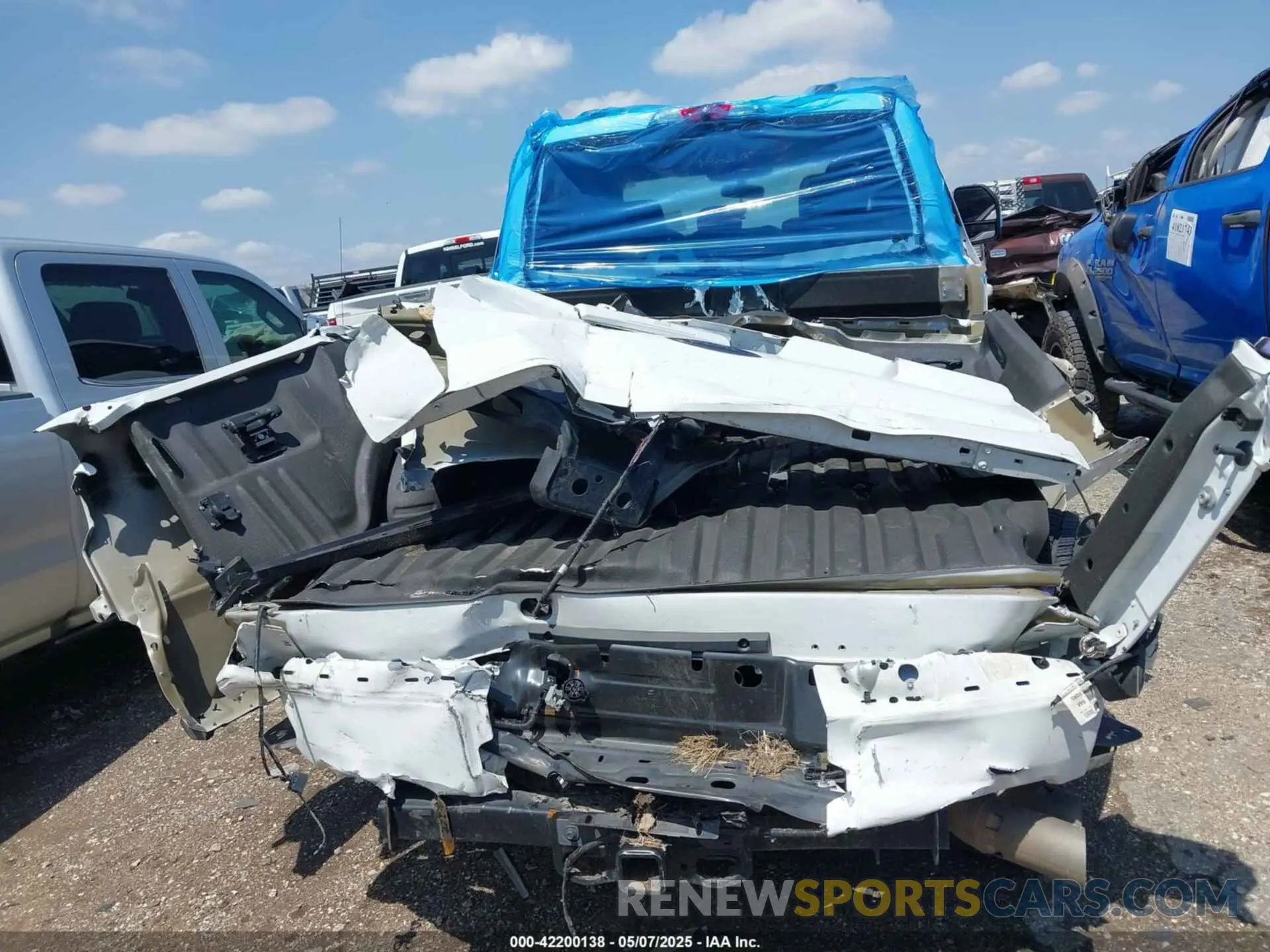 16 Photograph of a damaged car 1FT8W2BT2PED07994 FORD F-250 2023