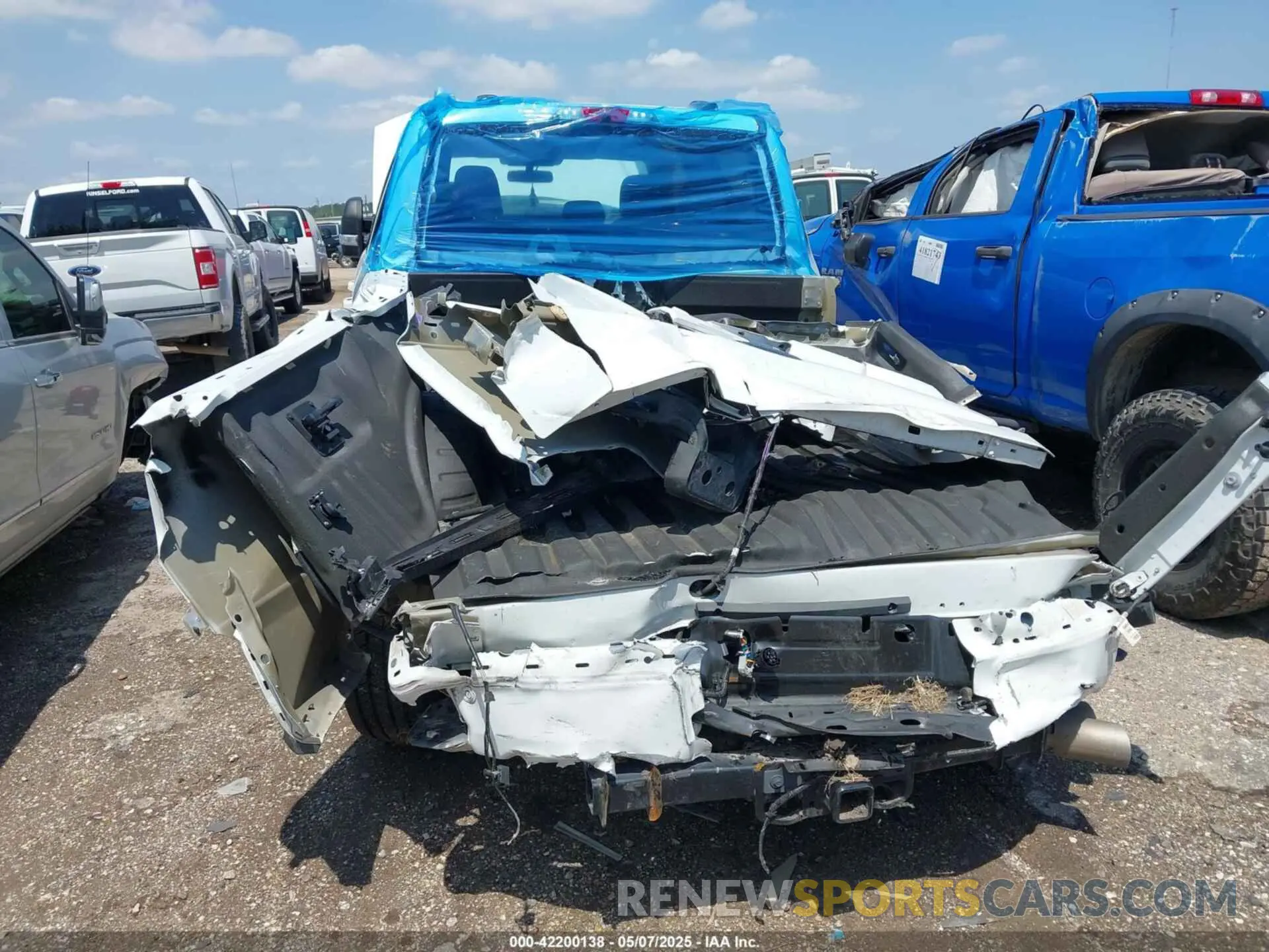 6 Photograph of a damaged car 1FT8W2BT2PED07994 FORD F-250 2023