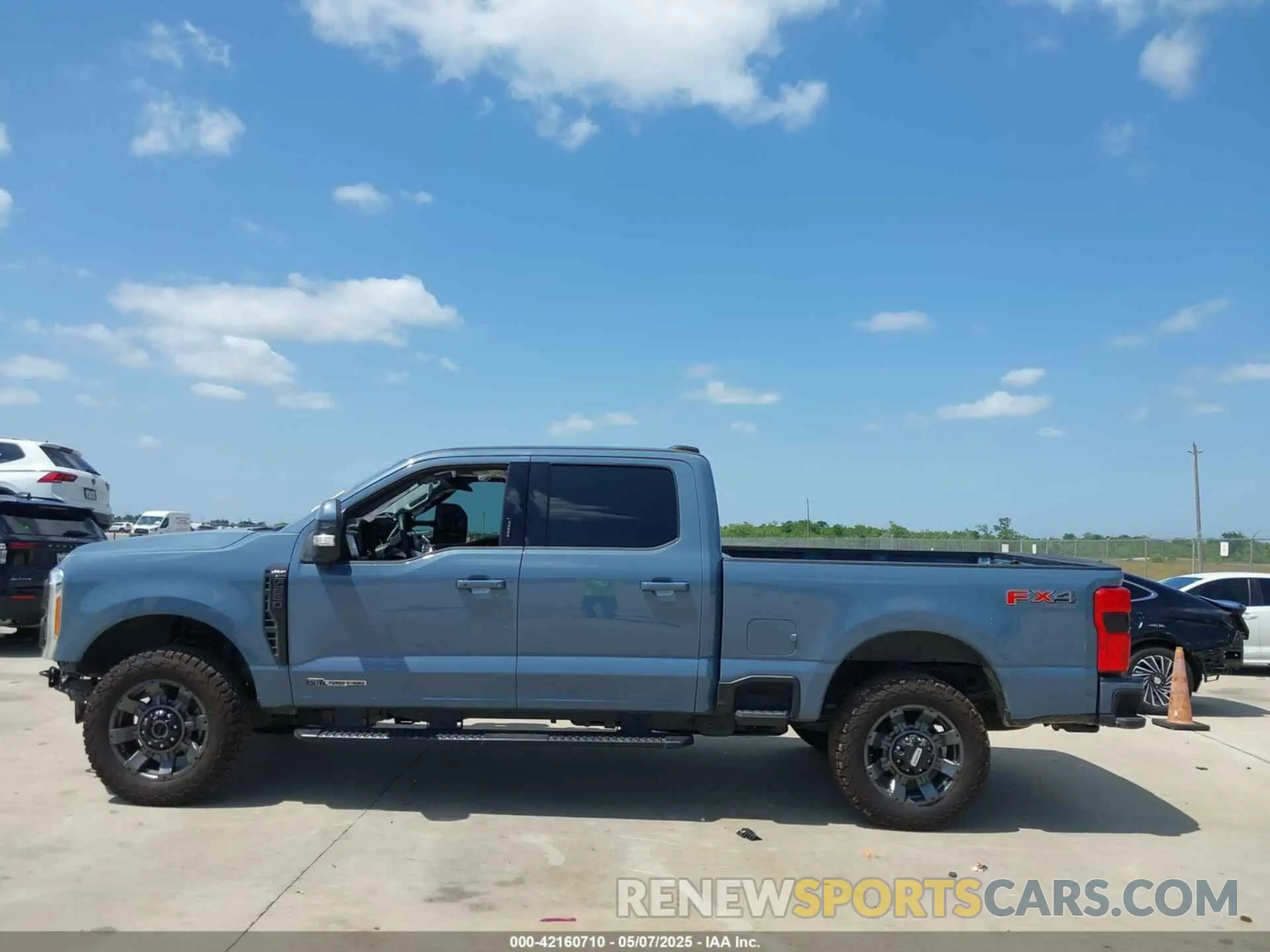 14 Photograph of a damaged car 1FT8W2BT3PED67797 FORD F-250 2023