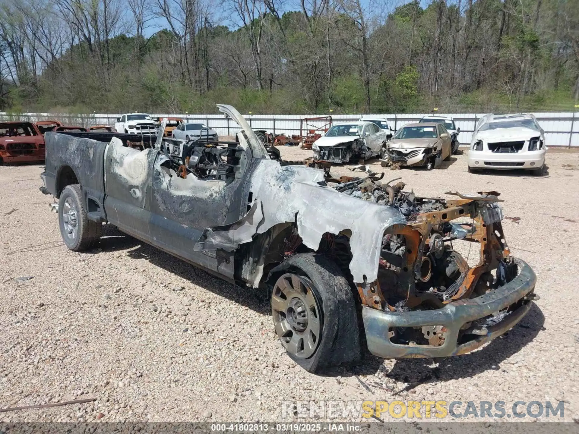 17 Photograph of a damaged car 1FT8W2BT6PEC85000 FORD F-250 2023