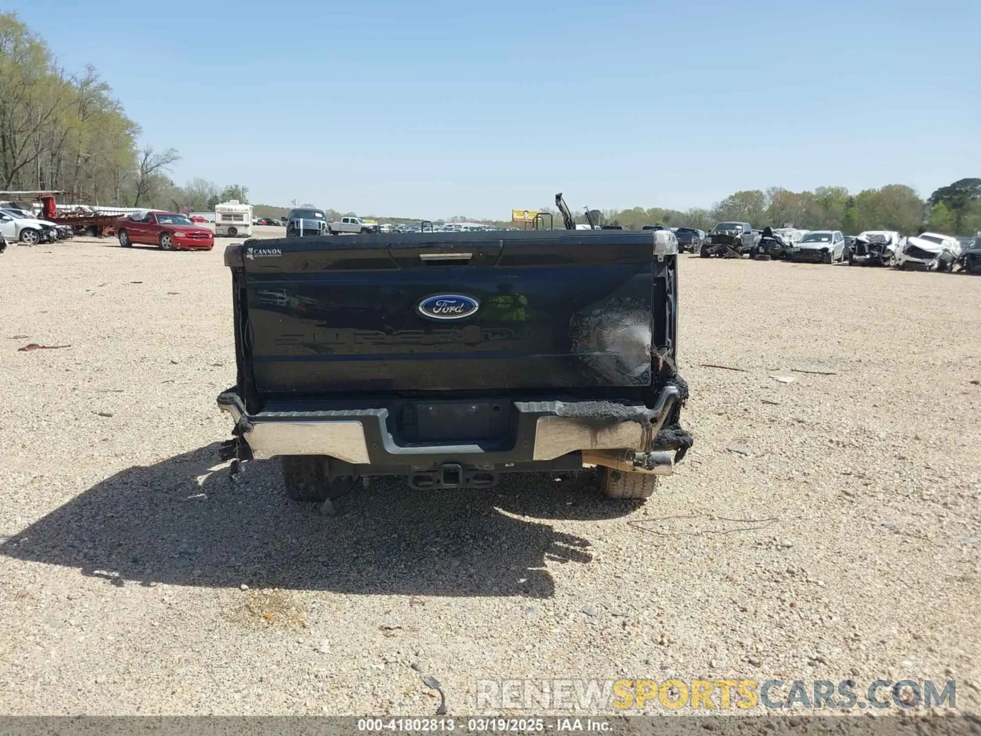 18 Photograph of a damaged car 1FT8W2BT6PEC85000 FORD F-250 2023
