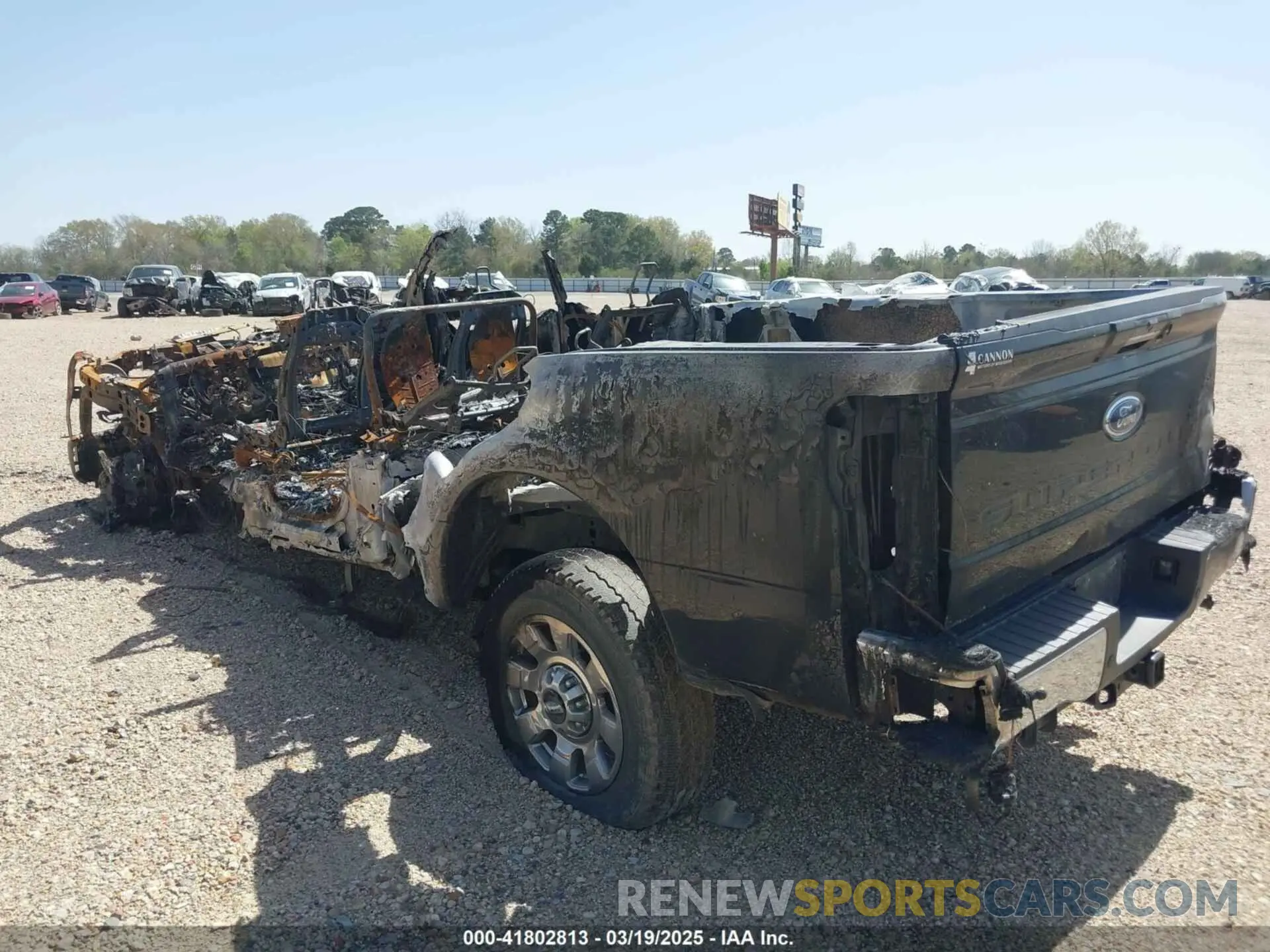 4 Photograph of a damaged car 1FT8W2BT6PEC85000 FORD F-250 2023