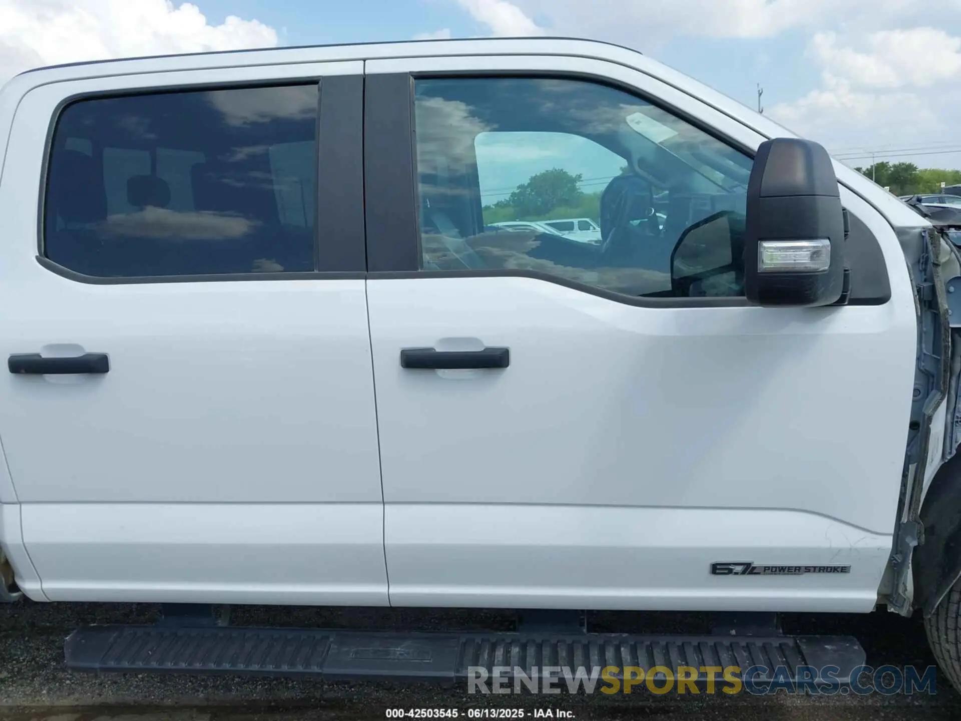 13 Photograph of a damaged car 1FT8W2BT7PEE23014 FORD F-250 2023