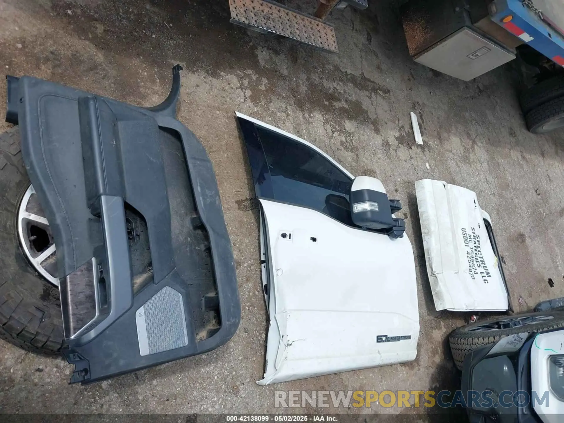 12 Photograph of a damaged car 1FT8W2BT9PED33475 FORD F-250 2023