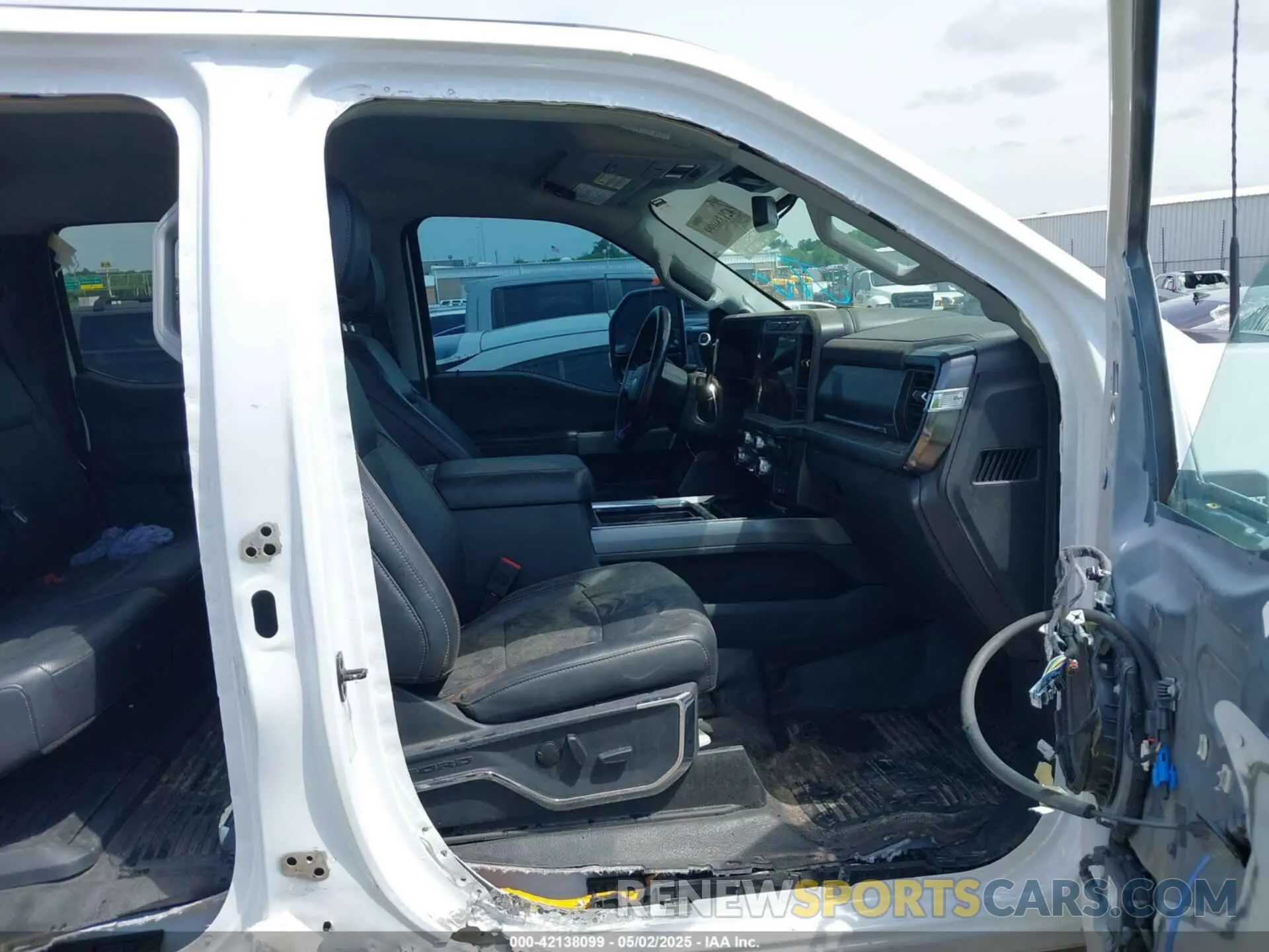 6 Photograph of a damaged car 1FT8W2BT9PED33475 FORD F-250 2023