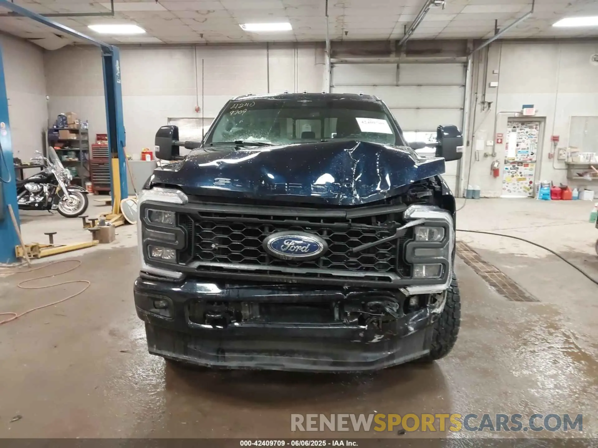 12 Photograph of a damaged car 1FT8W2BT9PED33752 FORD F-250 2023