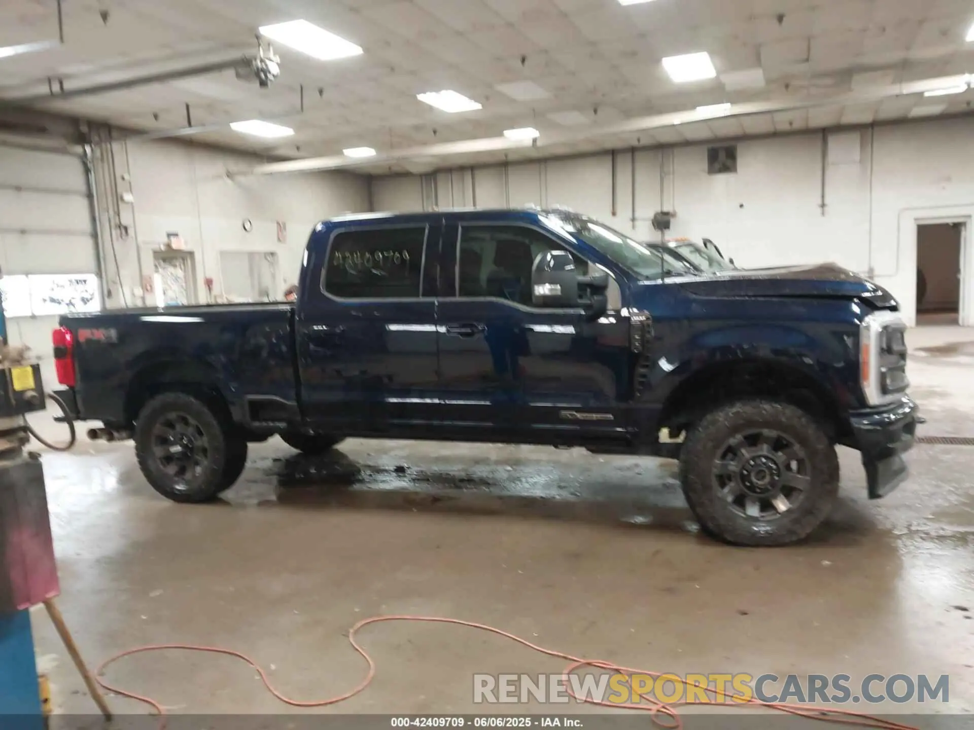 13 Photograph of a damaged car 1FT8W2BT9PED33752 FORD F-250 2023