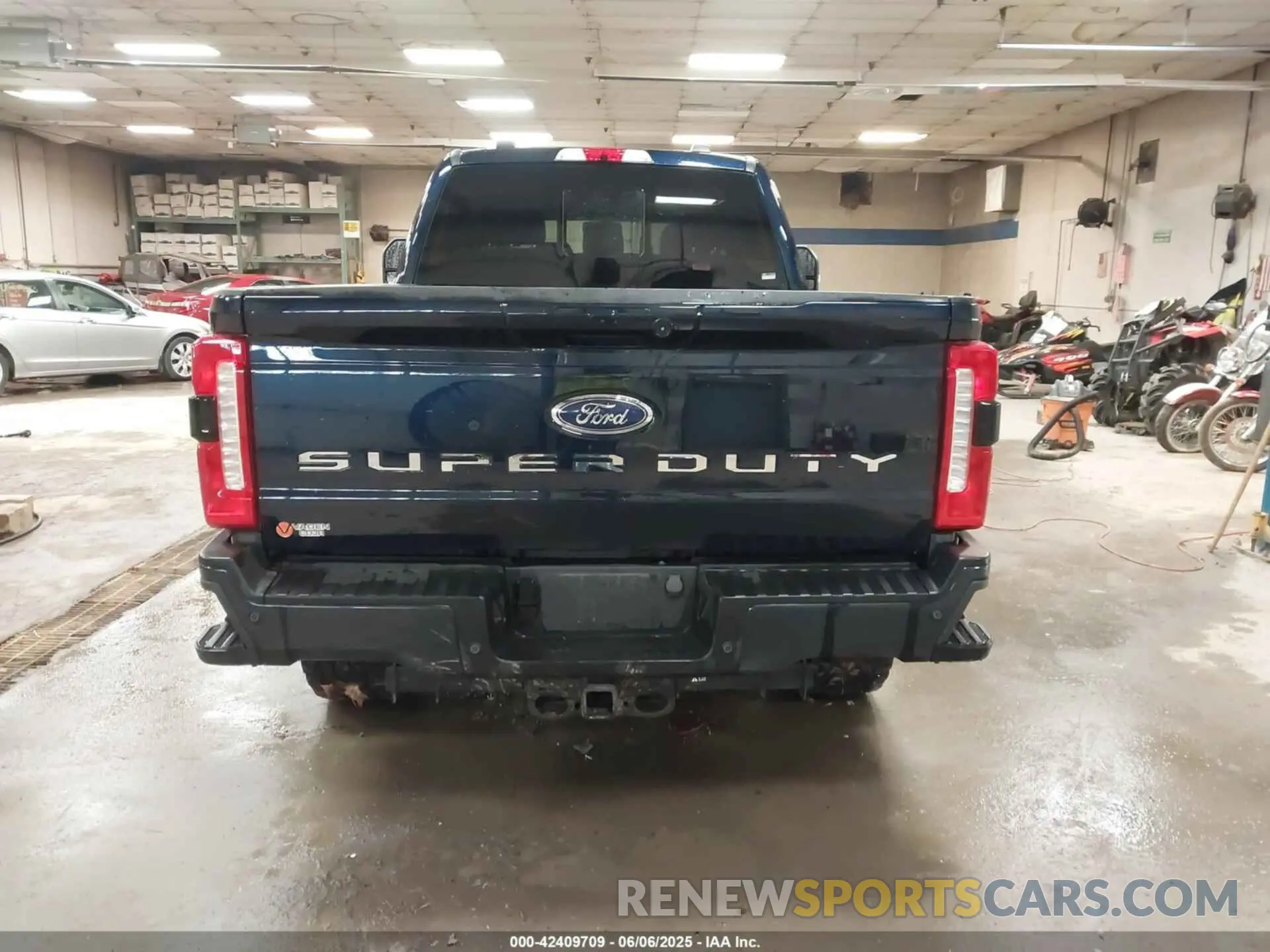 15 Photograph of a damaged car 1FT8W2BT9PED33752 FORD F-250 2023