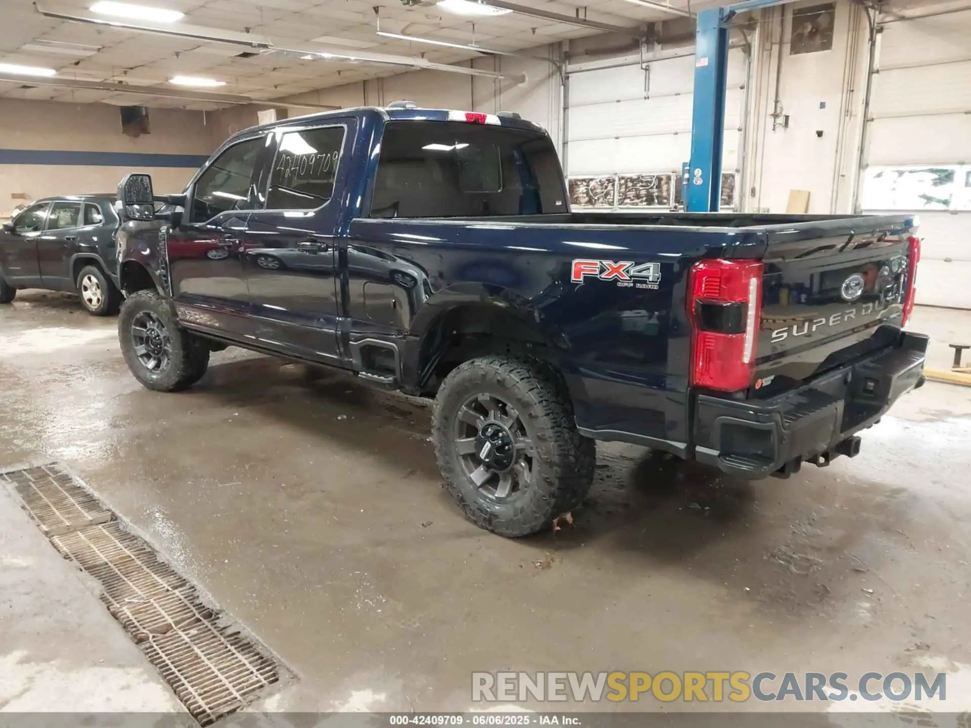3 Photograph of a damaged car 1FT8W2BT9PED33752 FORD F-250 2023