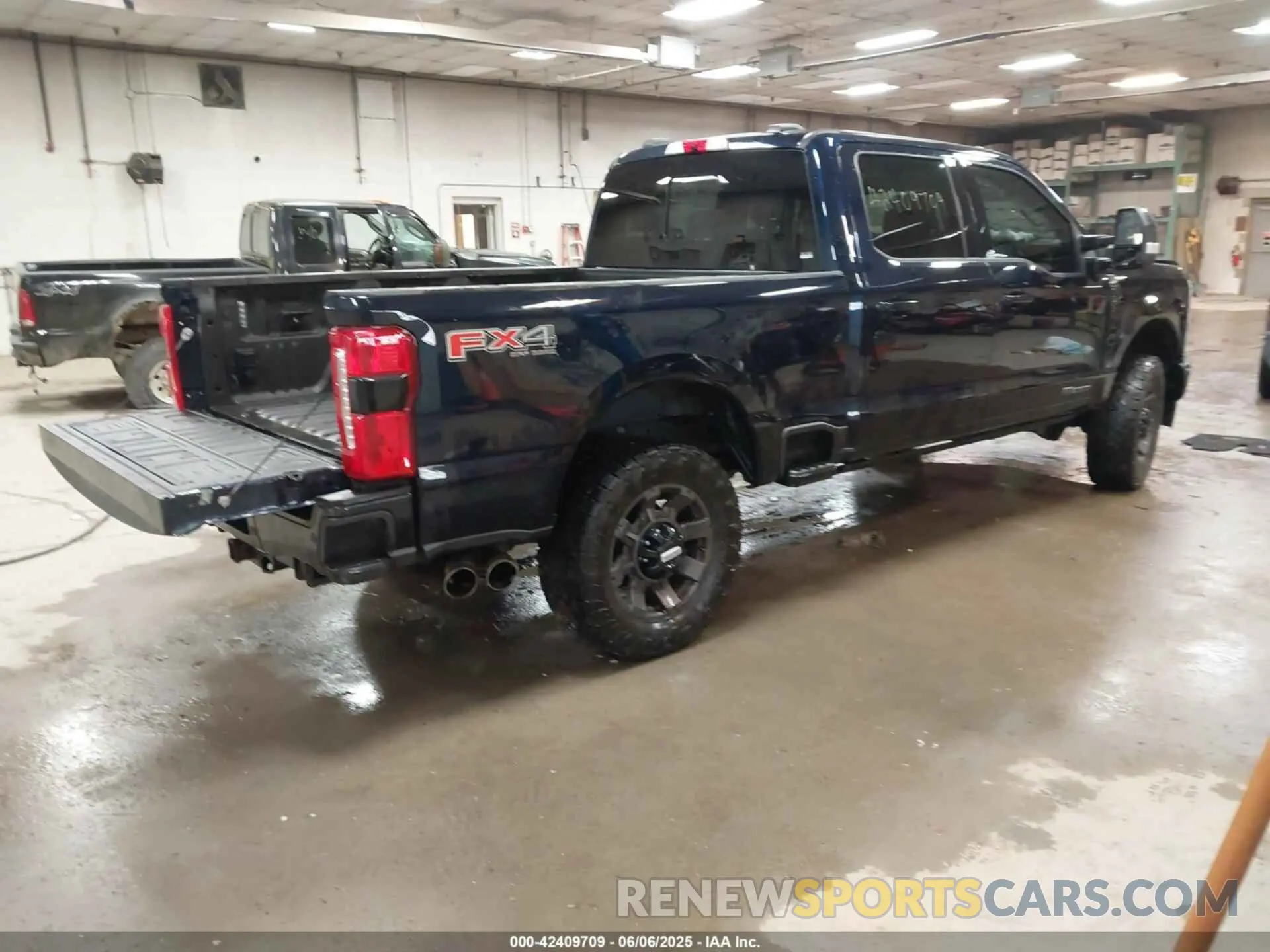 4 Photograph of a damaged car 1FT8W2BT9PED33752 FORD F-250 2023