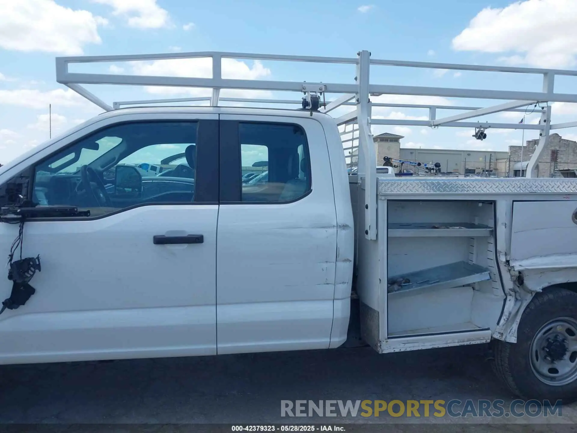 14 Photograph of a damaged car 1FT8X2AA4PED51153 FORD F-250 2023