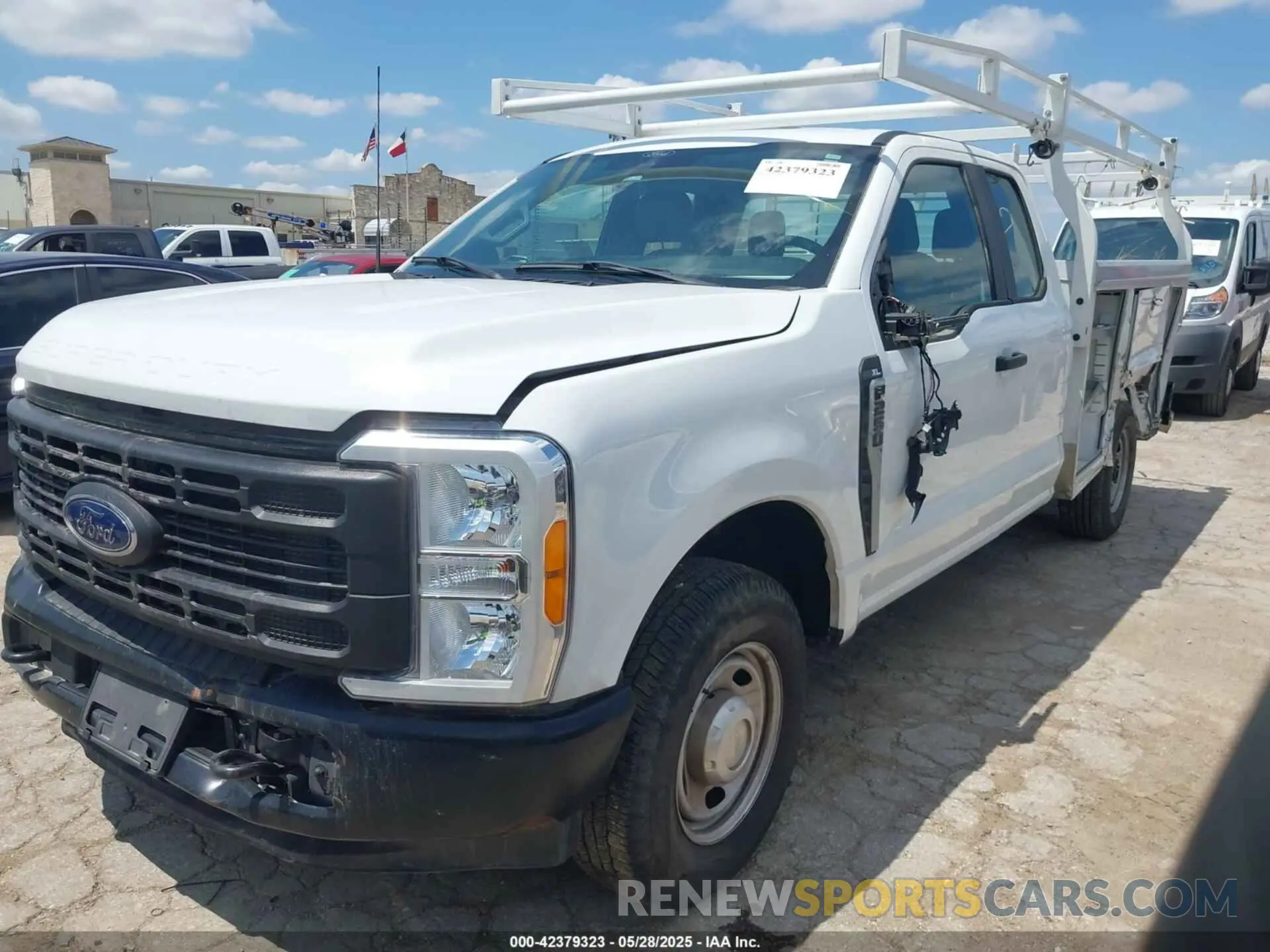 2 Photograph of a damaged car 1FT8X2AA4PED51153 FORD F-250 2023