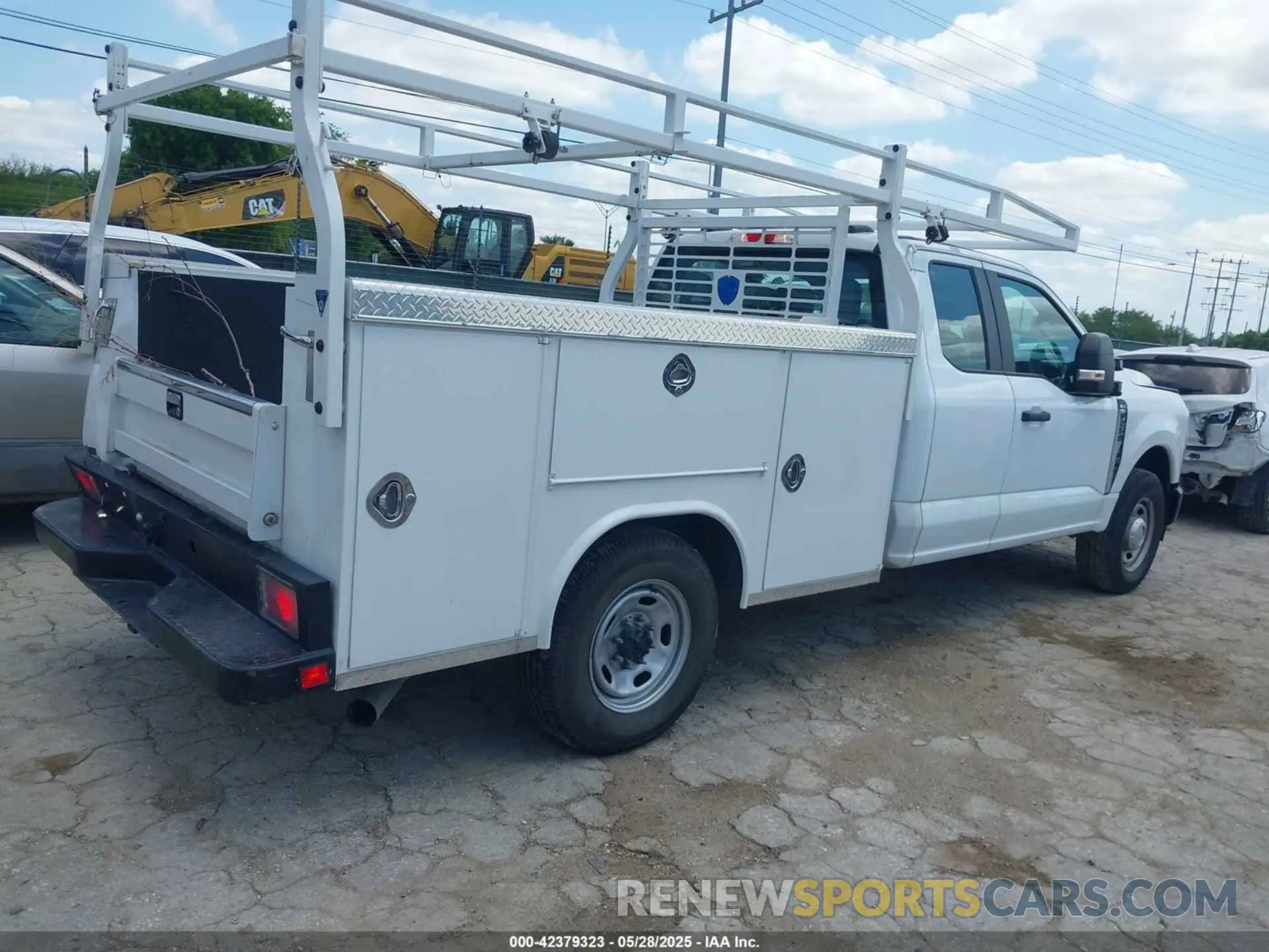 4 Photograph of a damaged car 1FT8X2AA4PED51153 FORD F-250 2023