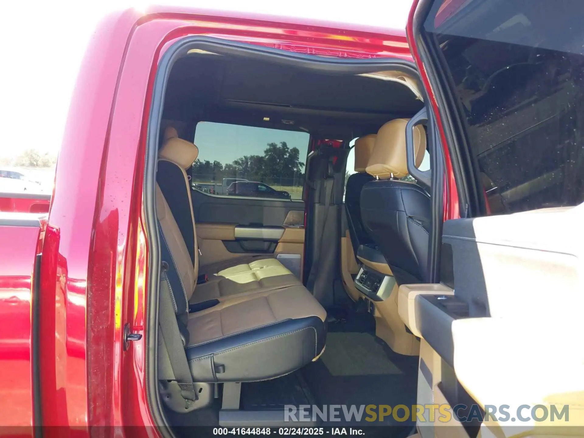 7 Photograph of a damaged car 1FT8W2BM2REC02142 FORD F-250 2024