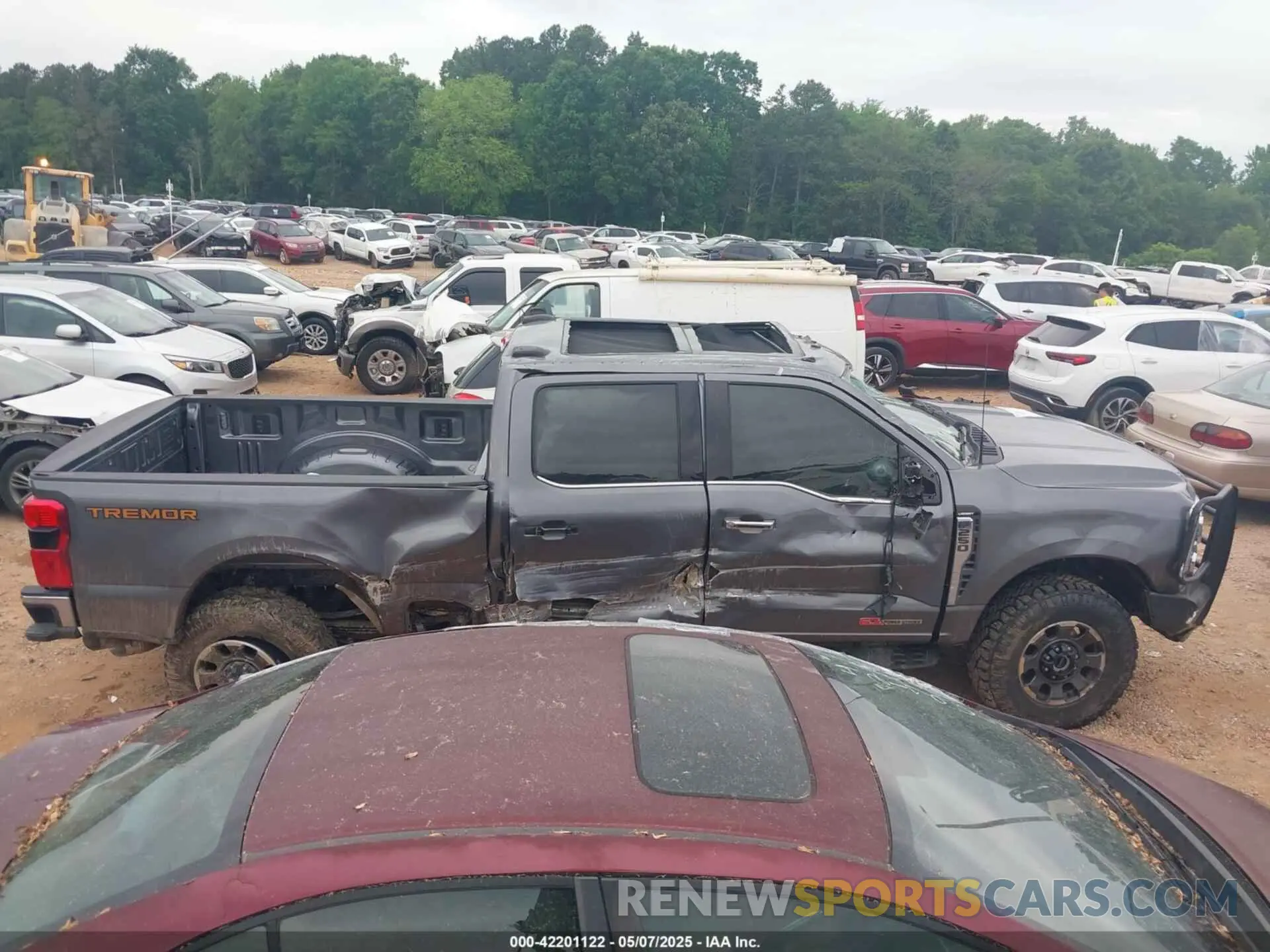 12 Photograph of a damaged car 1FT8W2BM4REE24052 FORD F-250 2024