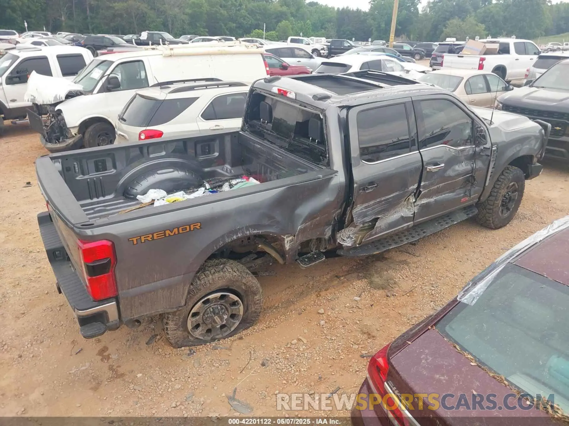 4 Photograph of a damaged car 1FT8W2BM4REE24052 FORD F-250 2024