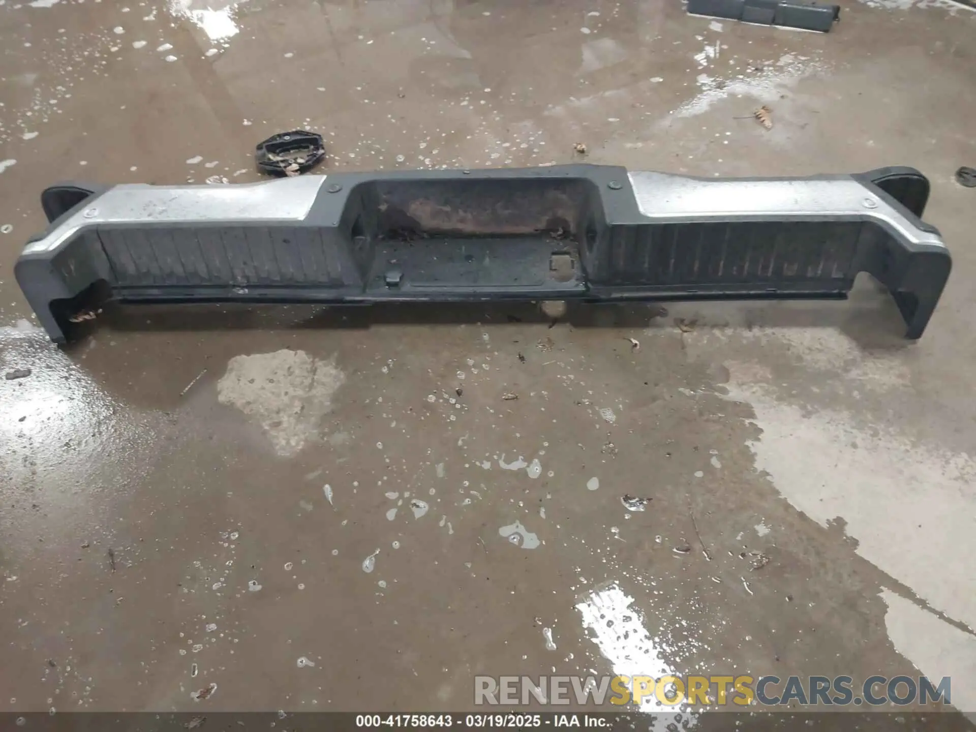 12 Photograph of a damaged car 1FT8W2BM5REC37242 FORD F-250 2024