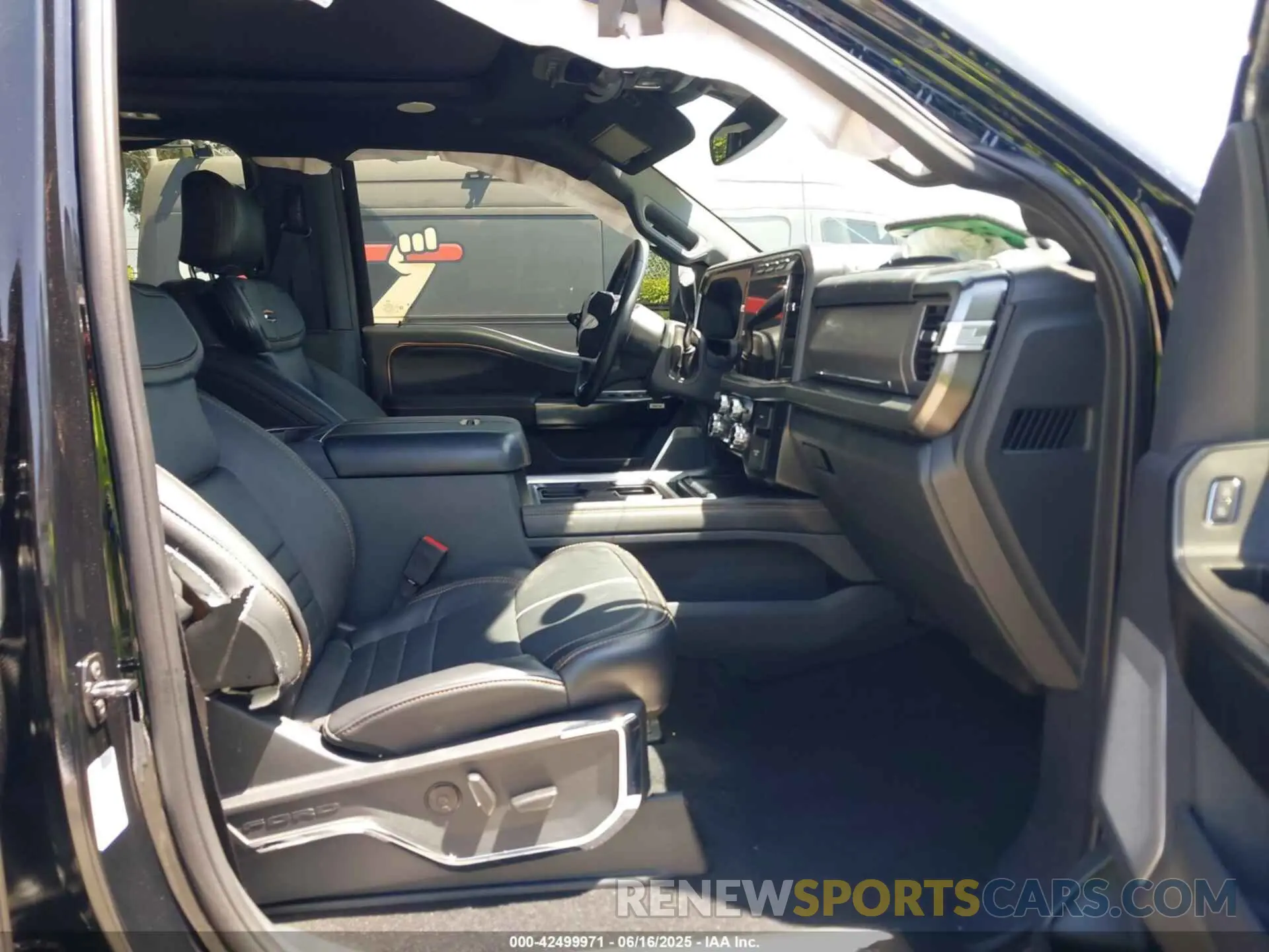 6 Photograph of a damaged car 1FT8W2BM7REC79606 FORD F-250 2024