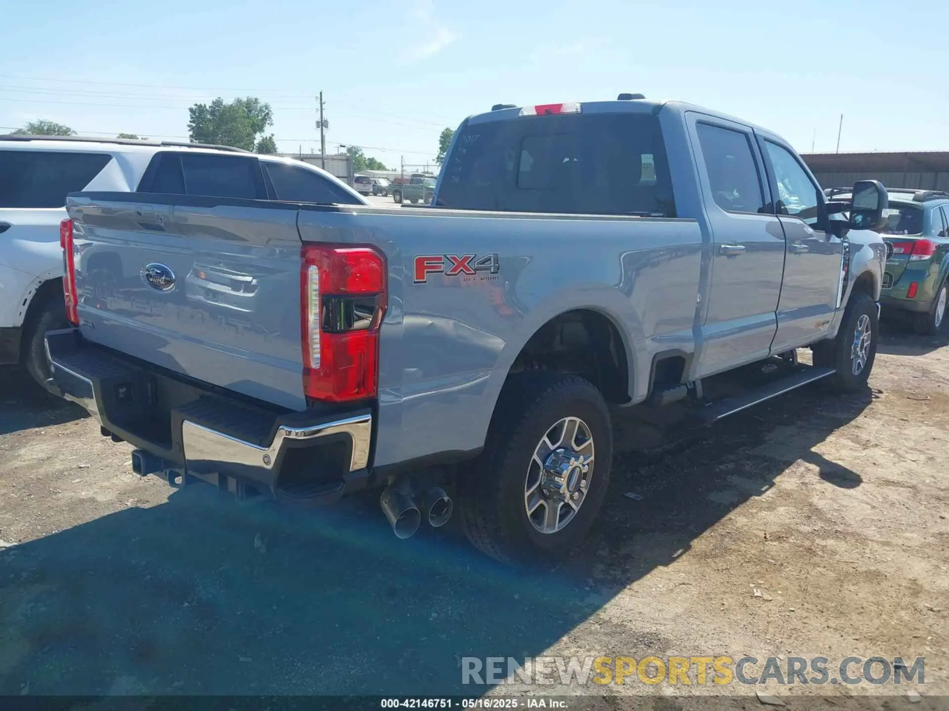 4 Photograph of a damaged car 1FT8W2BMXREF76207 FORD F-250 2024