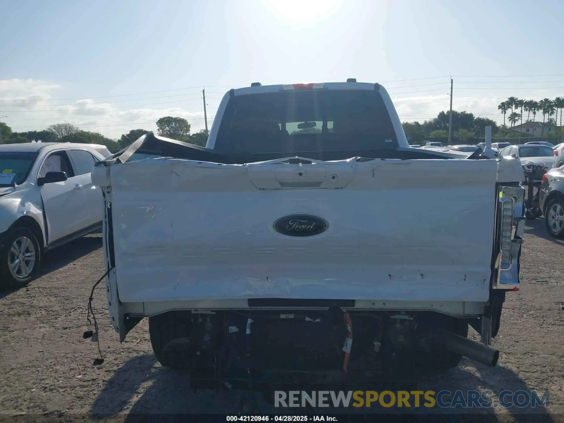 16 Photograph of a damaged car 1FT8W2BN0RED51481 FORD F-250 2024