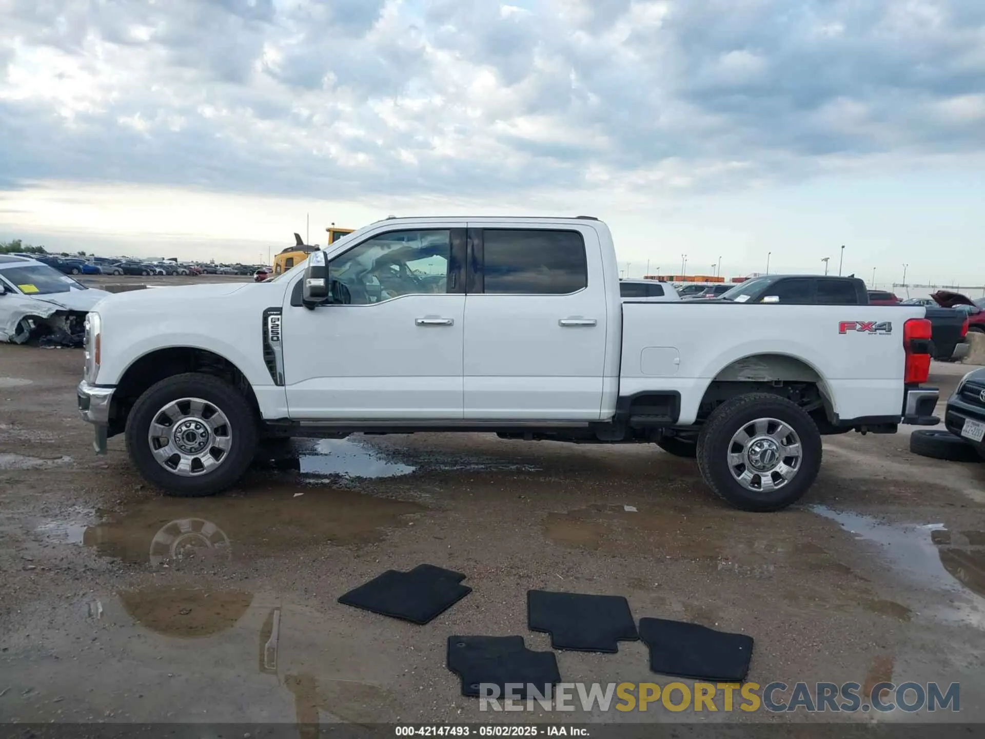 14 Photograph of a damaged car 1FT8W2BN4REE97480 FORD F-250 2024