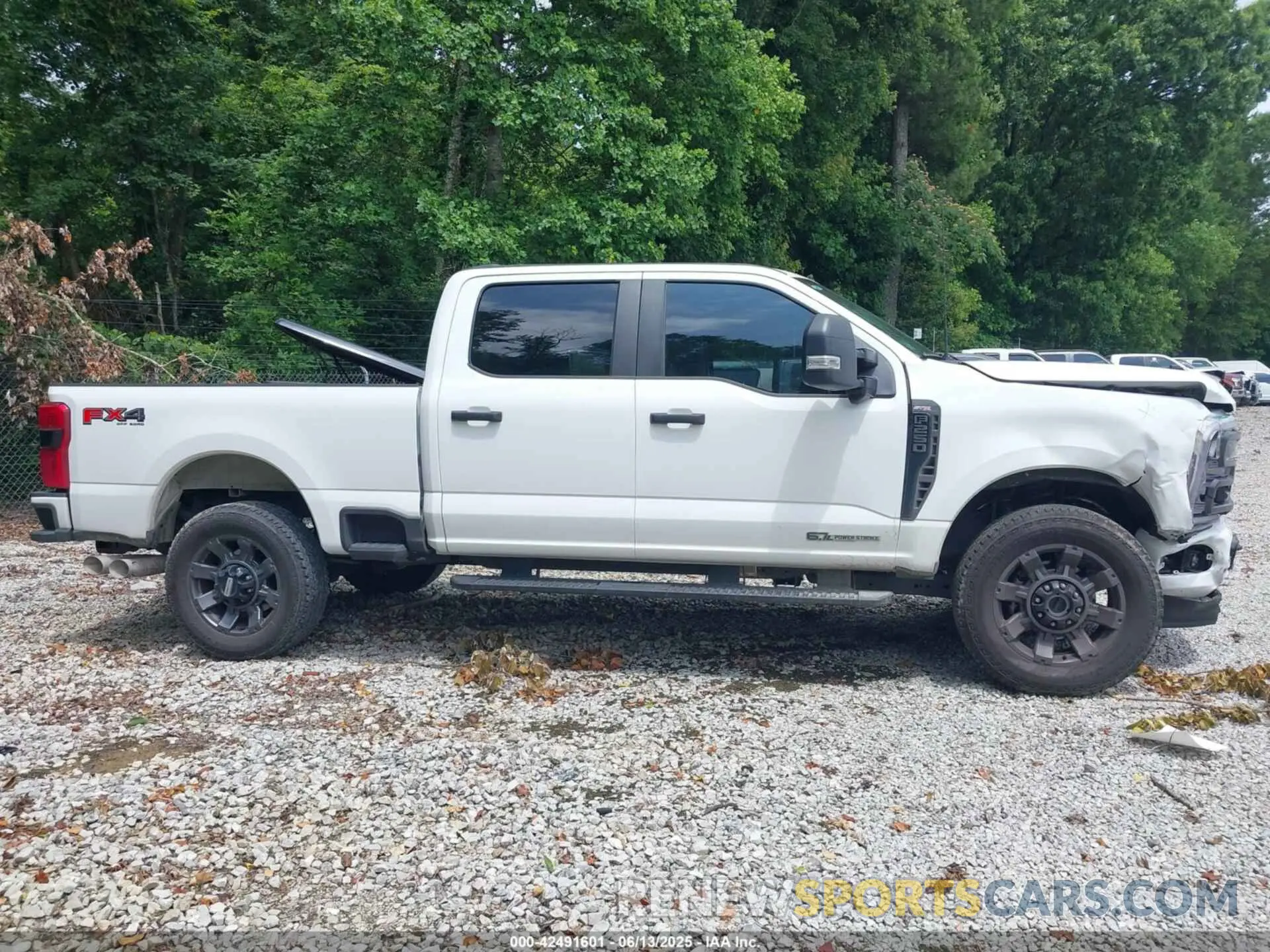 13 Photograph of a damaged car 1FT8W2BT1REE33279 FORD F-250 2024