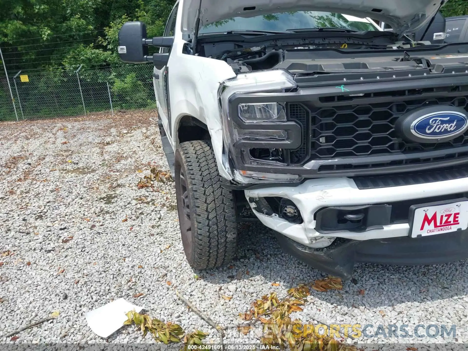 17 Photograph of a damaged car 1FT8W2BT1REE33279 FORD F-250 2024