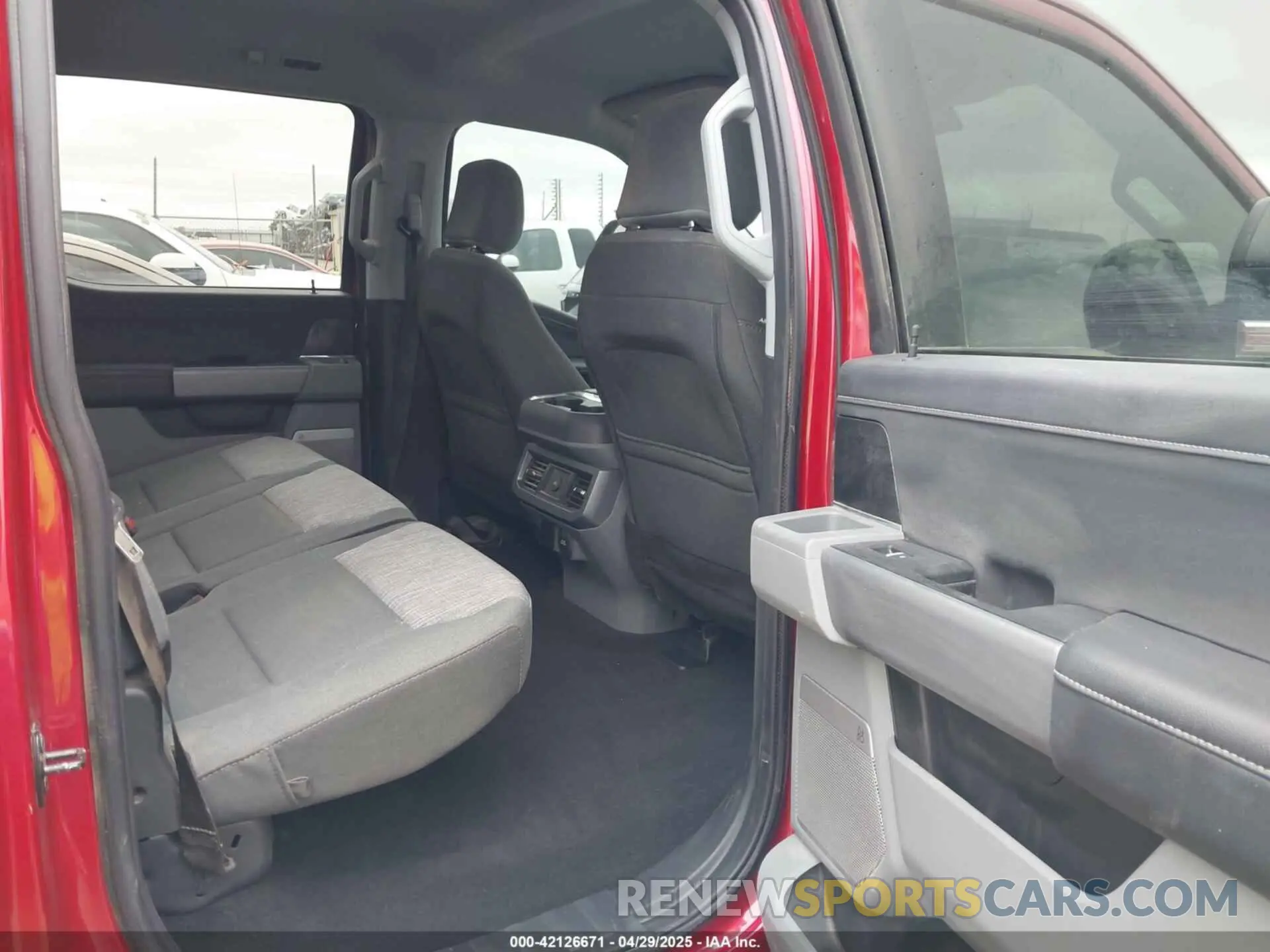 6 Photograph of a damaged car 1FT8W2BT6REC90989 FORD F-250 2024
