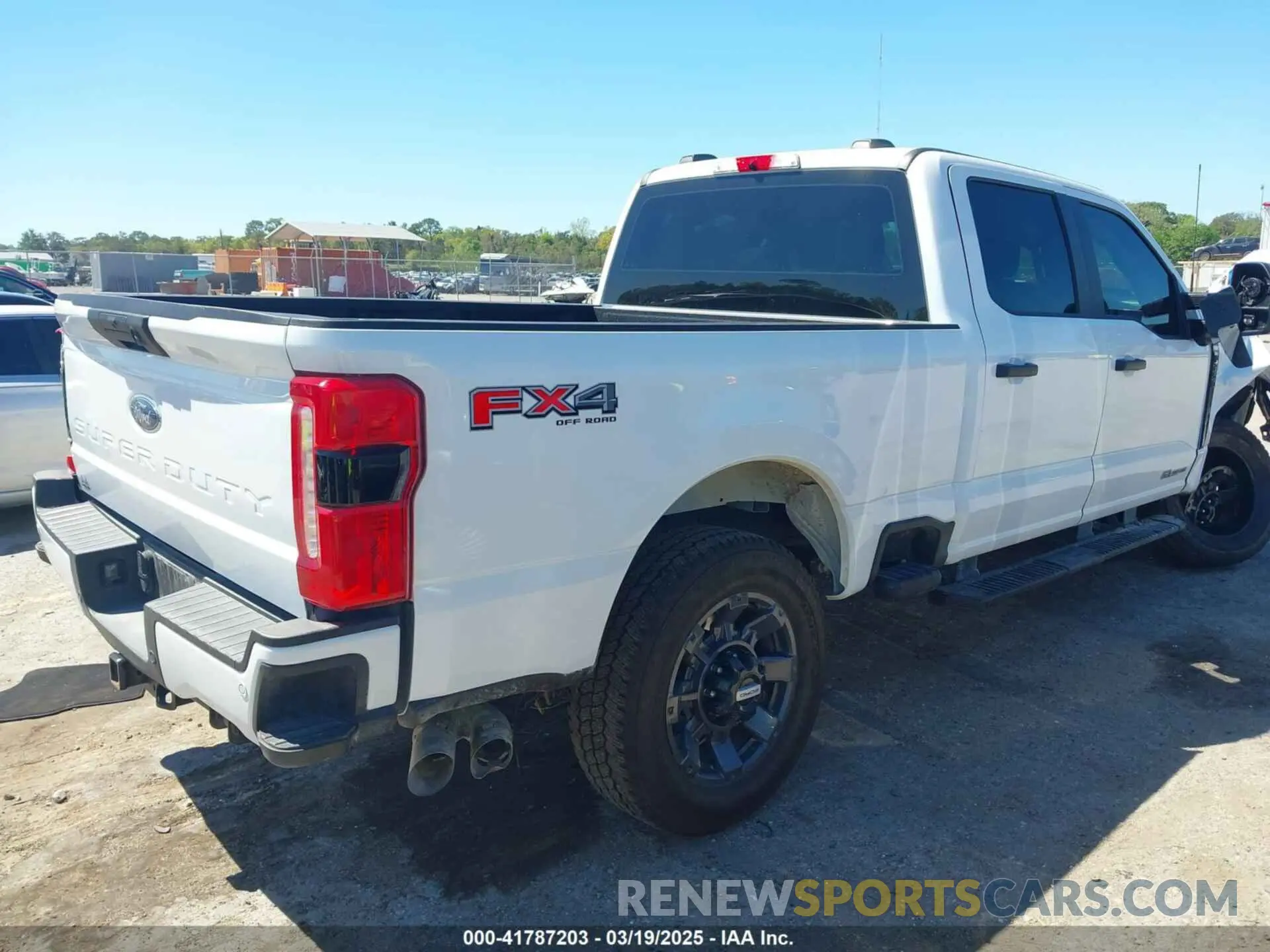 4 Photograph of a damaged car 1FT8W2BT6REF49304 FORD F-250 2024