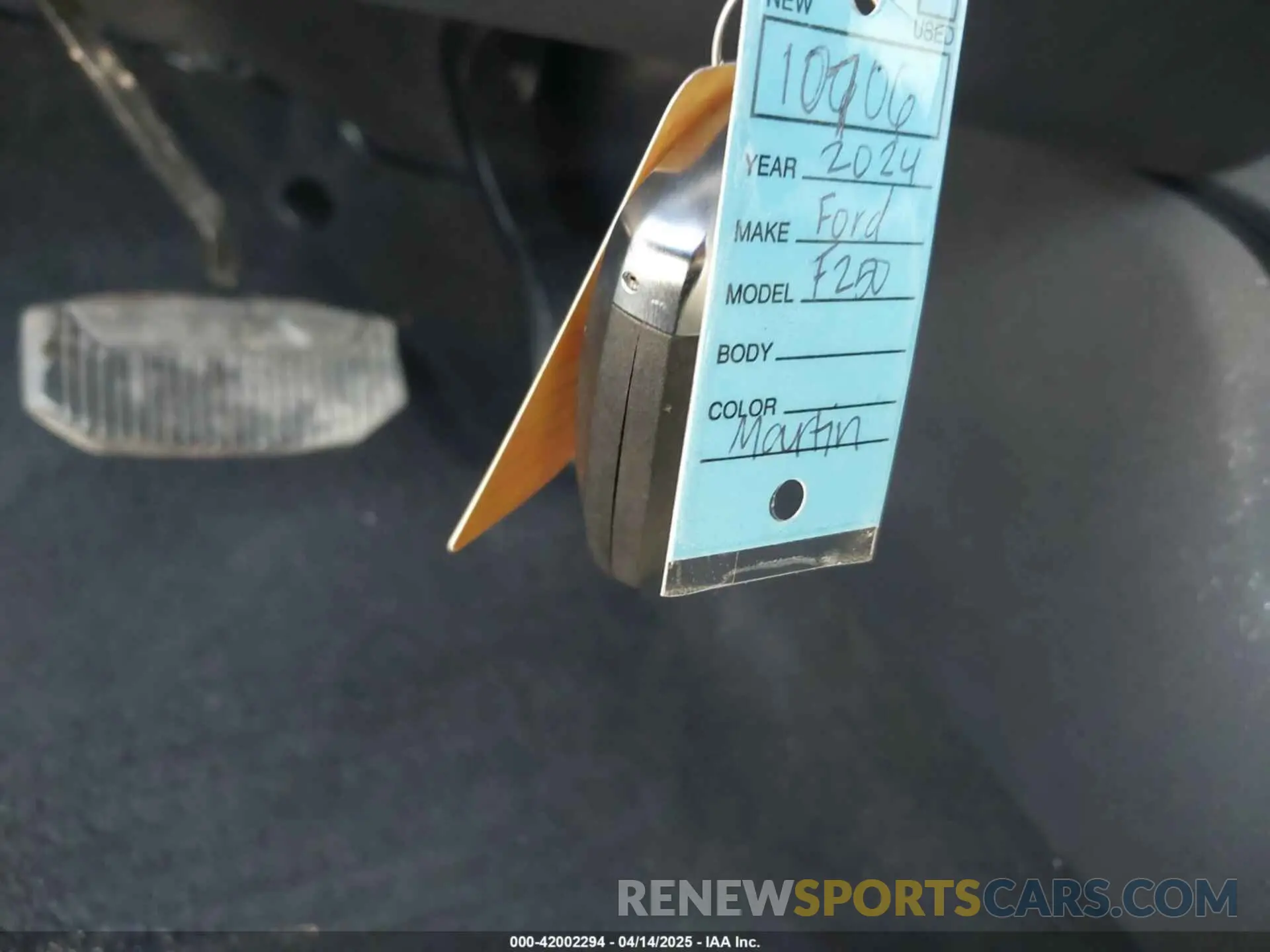 10 Photograph of a damaged car 1FT8W2BT8REE27558 FORD F-250 2024