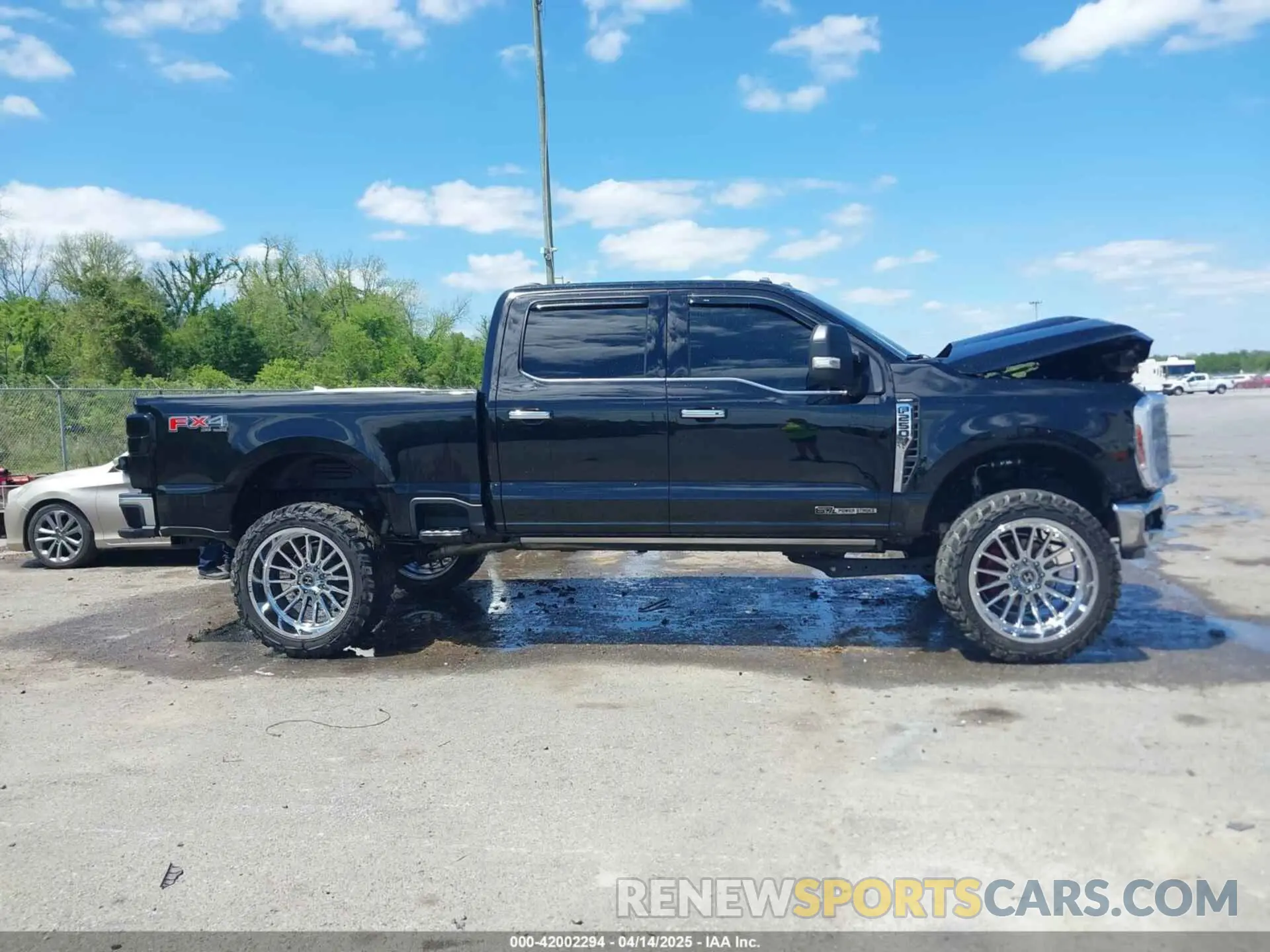13 Photograph of a damaged car 1FT8W2BT8REE27558 FORD F-250 2024