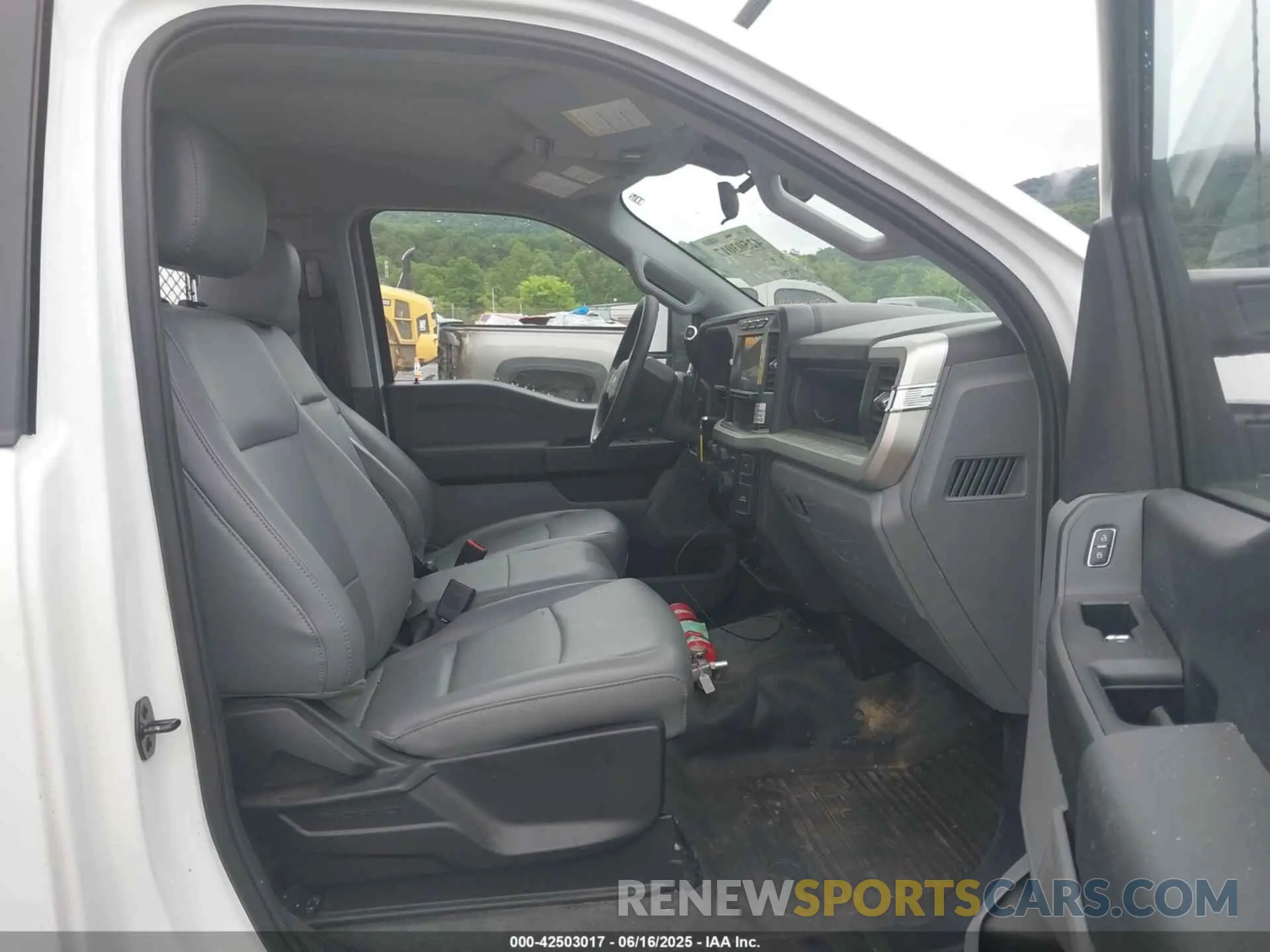5 Photograph of a damaged car 1FTBF2BA2REC07580 FORD F-250 2024
