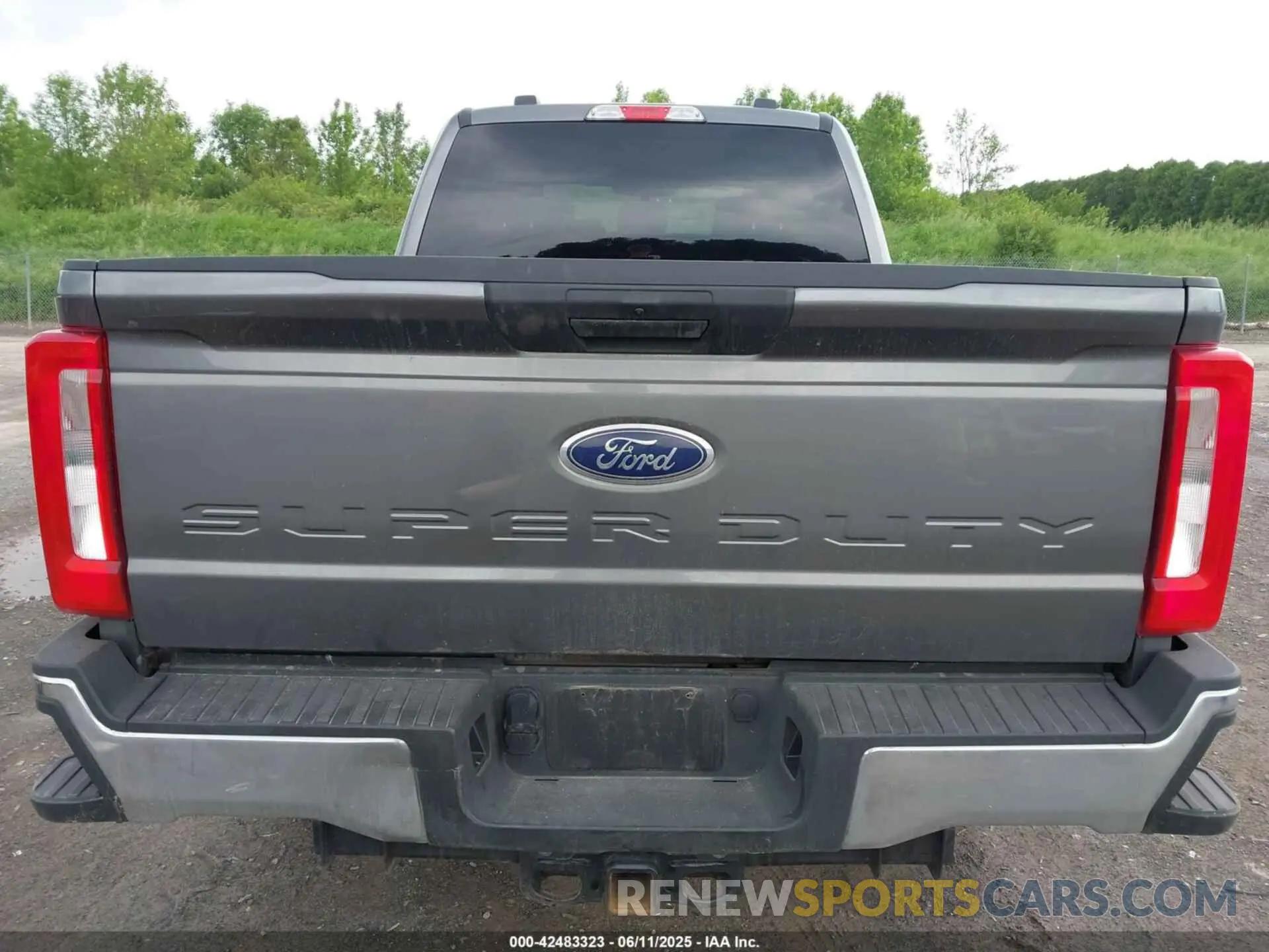 16 Photograph of a damaged car 1FT7W2BT6SEC33936 FORD F-250 2025