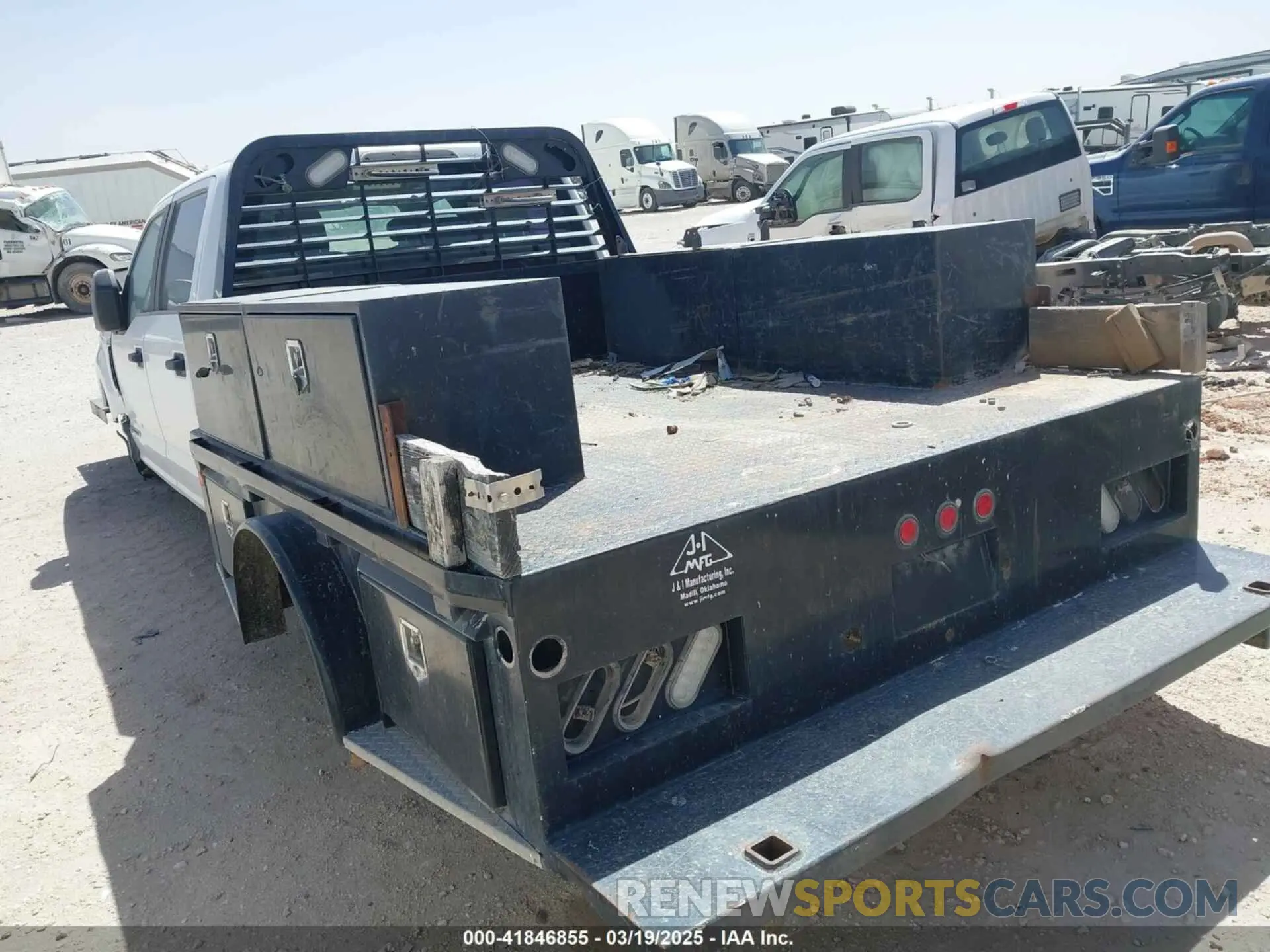 3 Photograph of a damaged car 1FD8W3CT7KEG48655 FORD F-350 2019