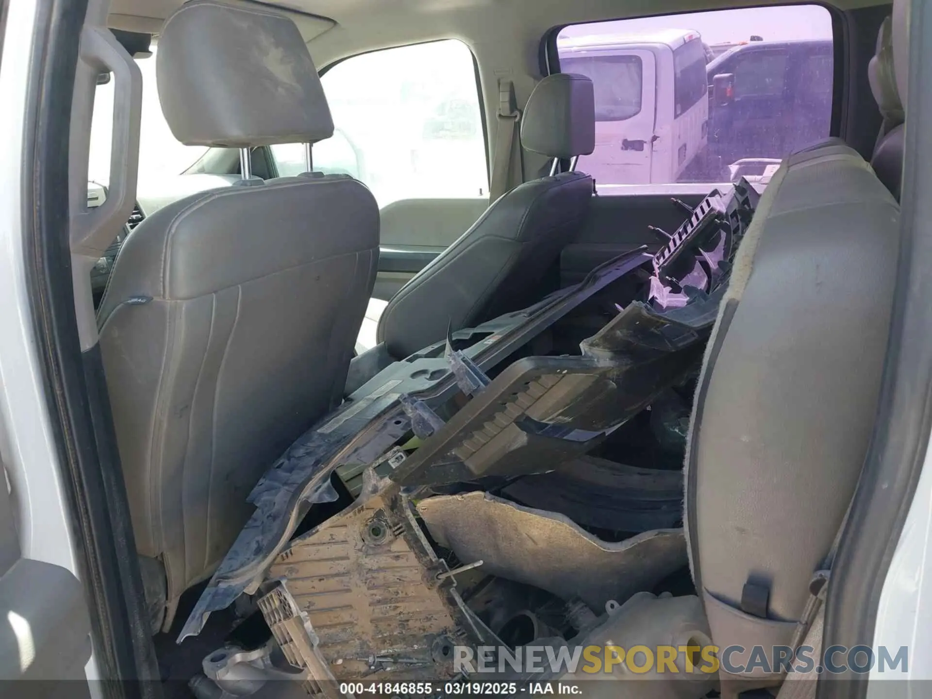 6 Photograph of a damaged car 1FD8W3CT7KEG48655 FORD F-350 2019