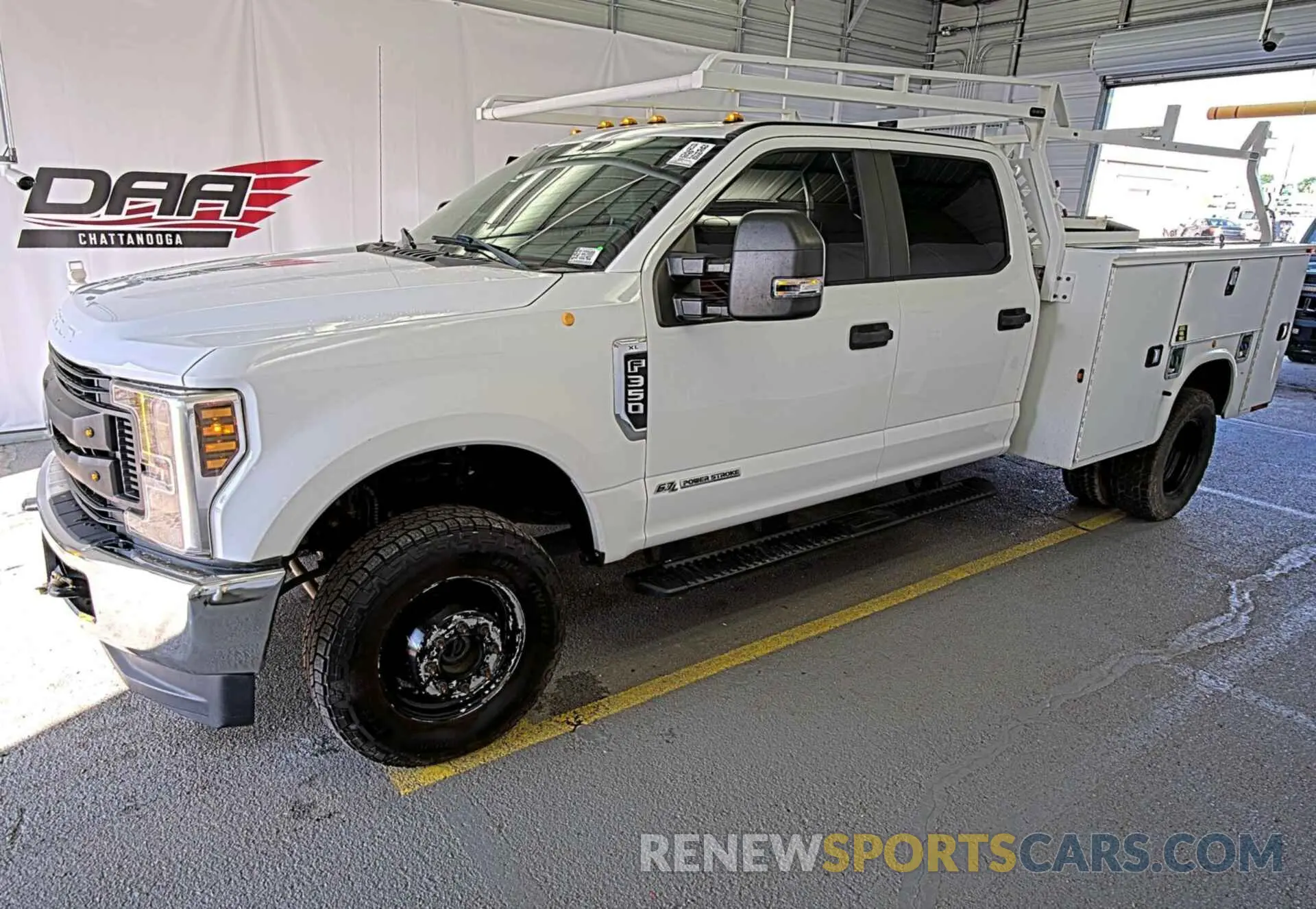 11 Photograph of a damaged car 1FD8W3DT5KEG49561 FORD F-350 2019