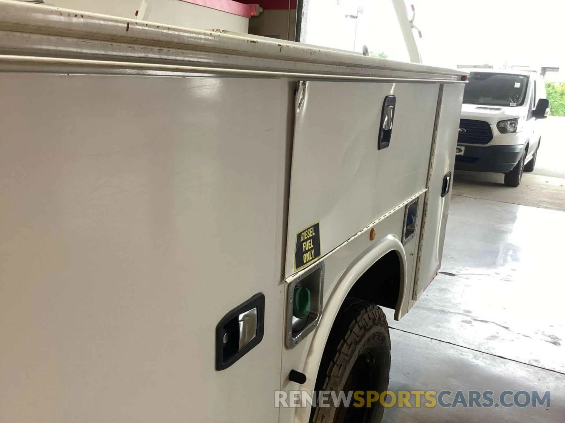 26 Photograph of a damaged car 1FD8W3DT5KEG49561 FORD F-350 2019