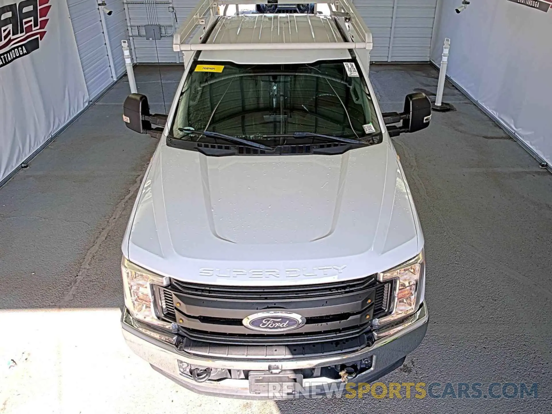 29 Photograph of a damaged car 1FD8W3DT5KEG49561 FORD F-350 2019