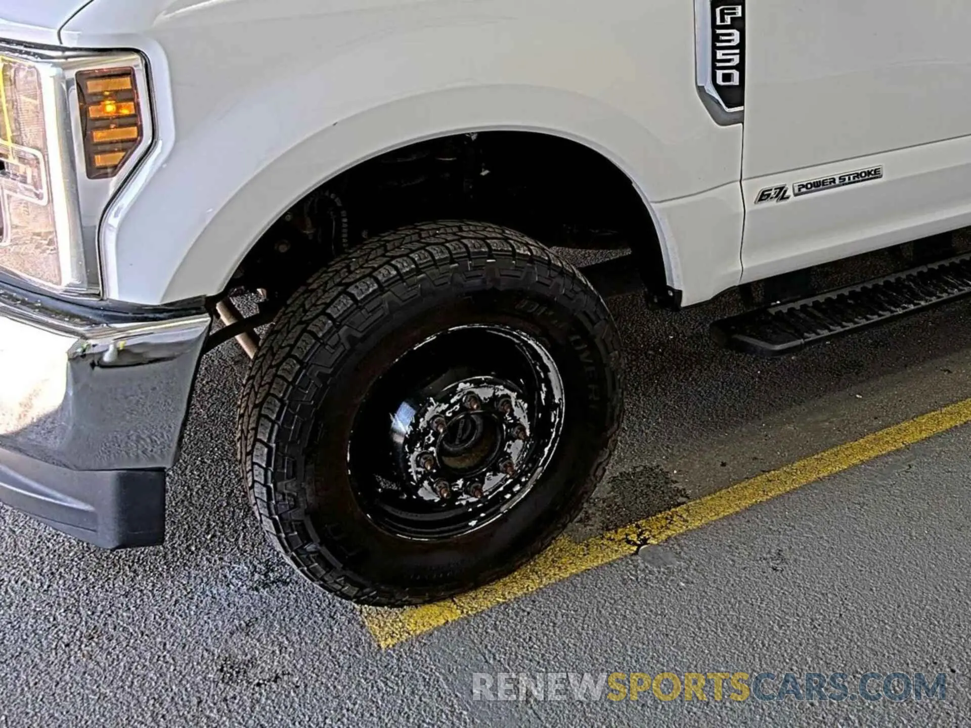 34 Photograph of a damaged car 1FD8W3DT5KEG49561 FORD F-350 2019