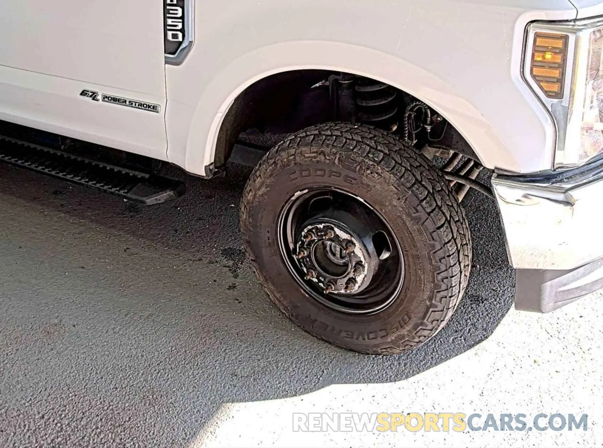 37 Photograph of a damaged car 1FD8W3DT5KEG49561 FORD F-350 2019