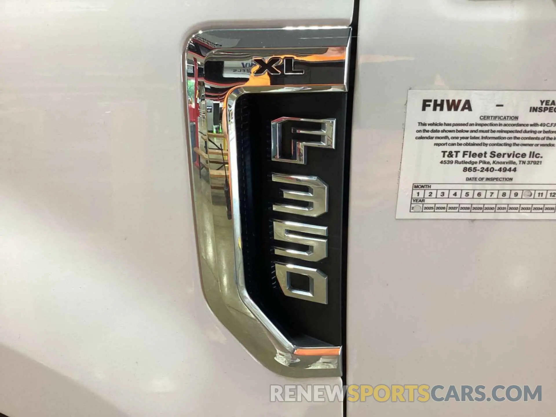 40 Photograph of a damaged car 1FD8W3DT5KEG49561 FORD F-350 2019